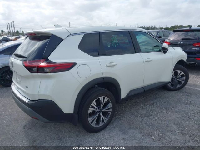 Photo 3 VIN: 5N1BT3BA0PC688769 - NISSAN ROGUE 