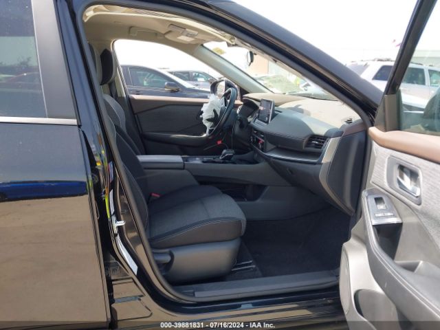 Photo 4 VIN: 5N1BT3BA0PC797118 - NISSAN ROGUE 