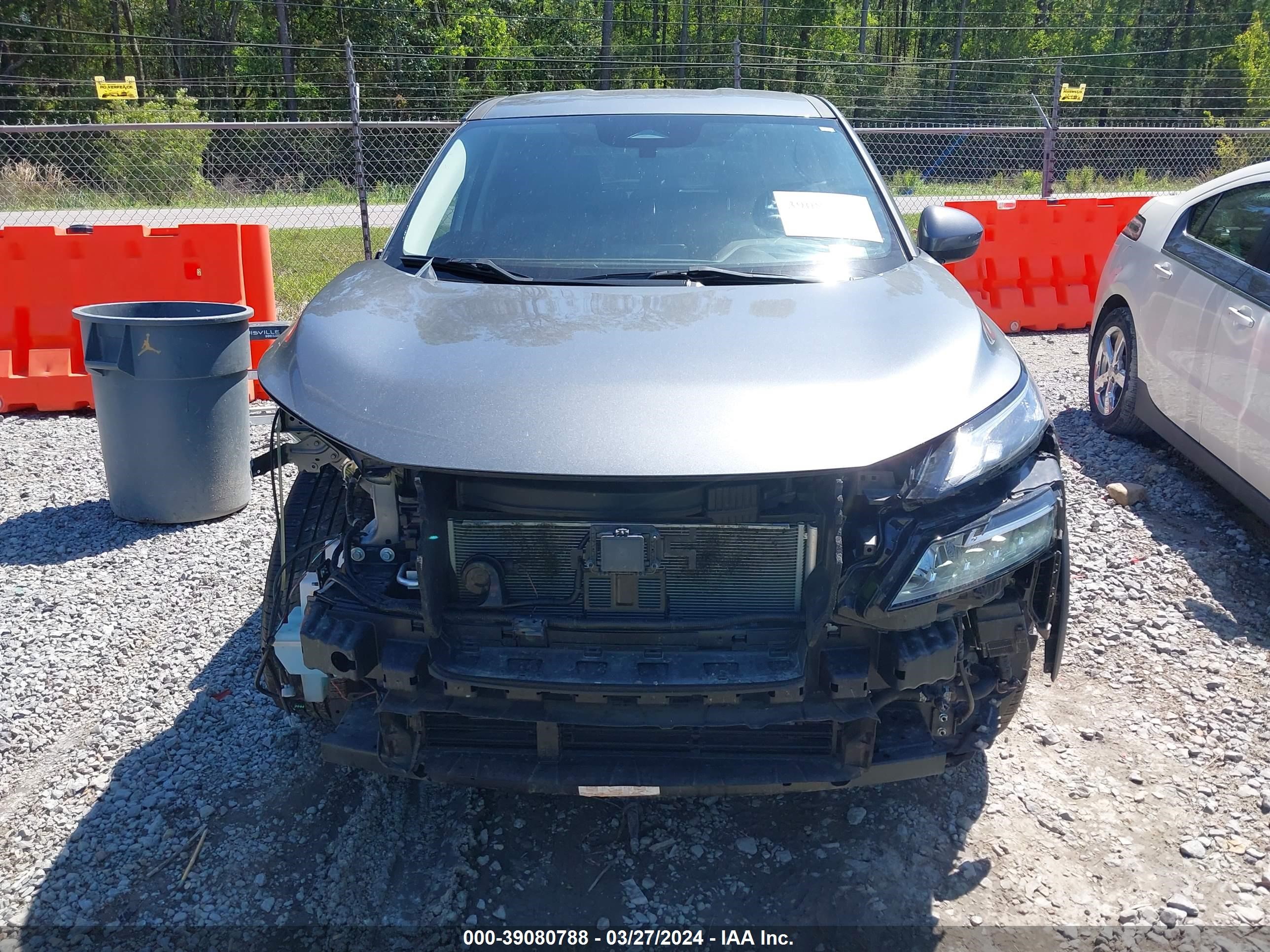 Photo 11 VIN: 5N1BT3BA0PC827654 - NISSAN ROGUE 