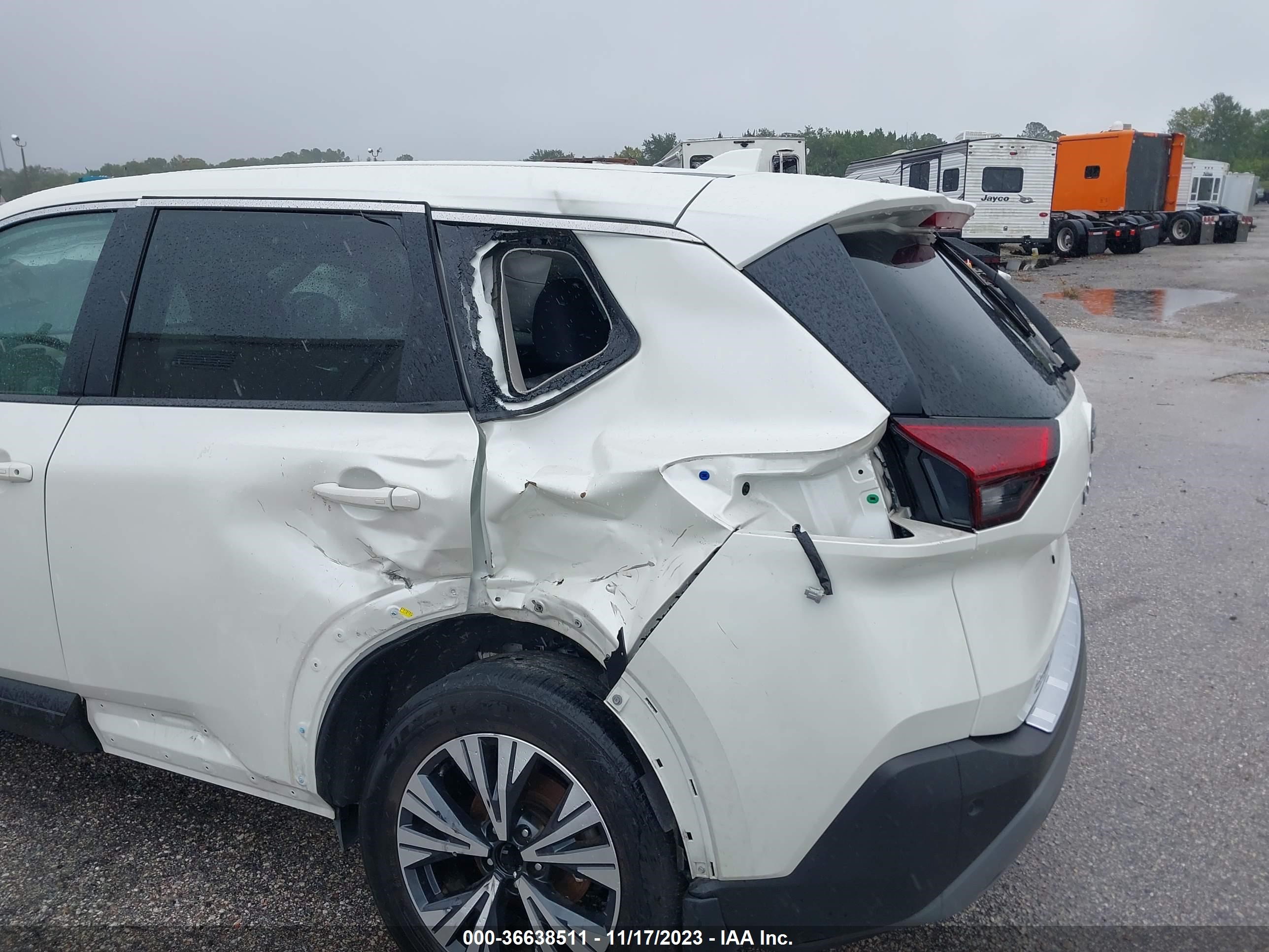 Photo 5 VIN: 5N1BT3BA1NC712218 - NISSAN ROGUE 