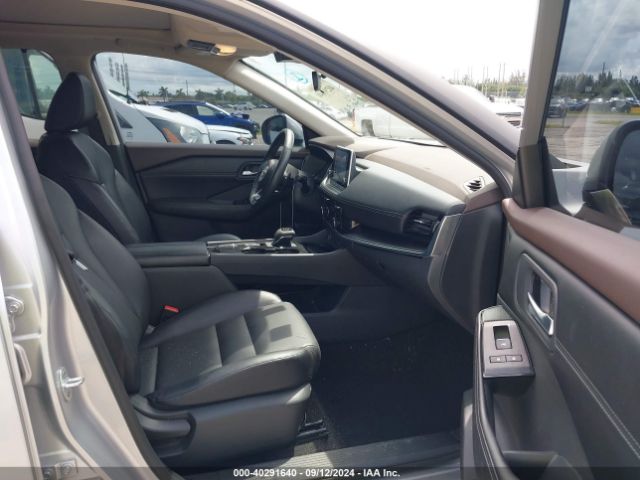 Photo 4 VIN: 5N1BT3BA1NC731643 - NISSAN ROGUE 