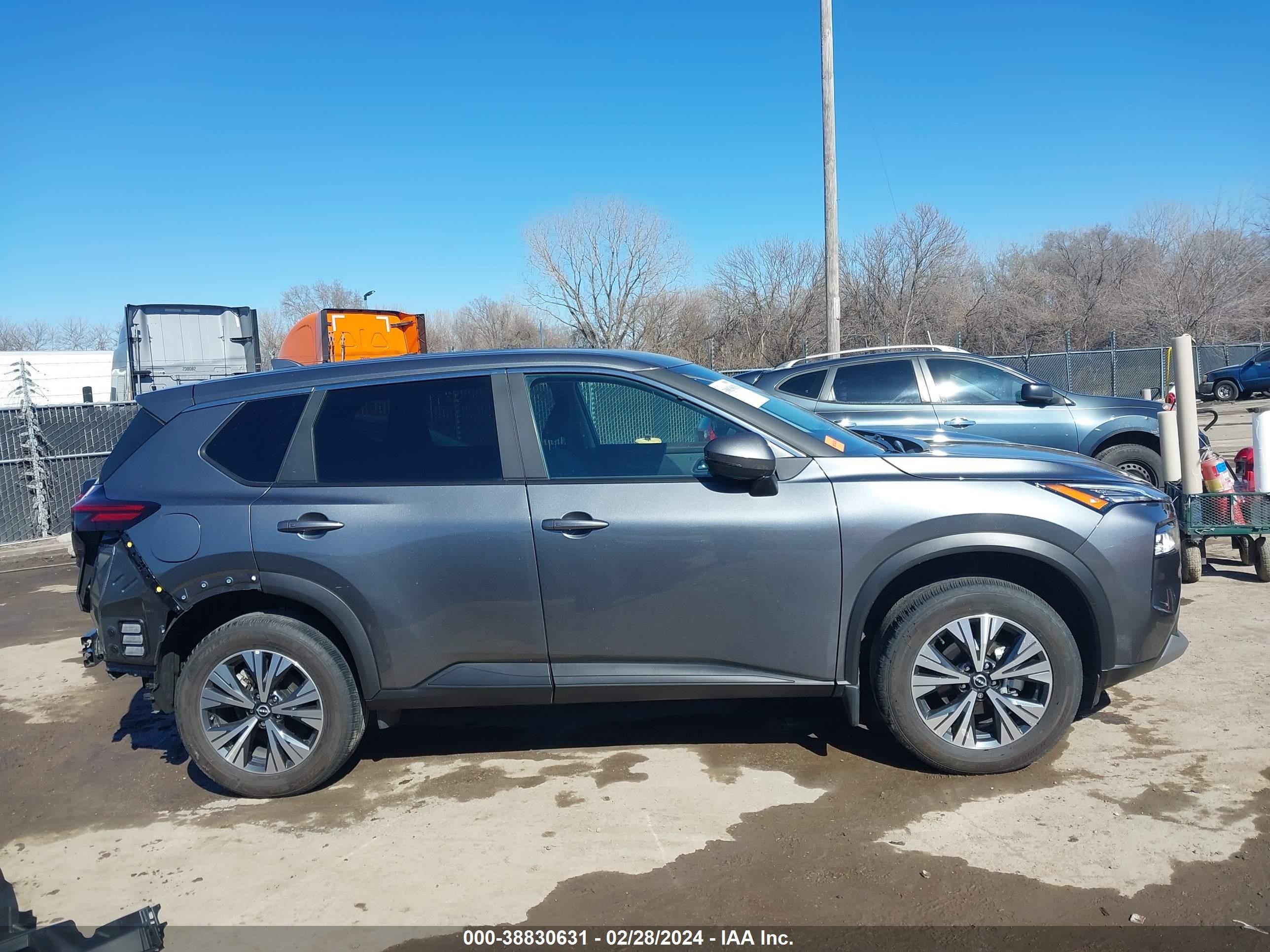 Photo 13 VIN: 5N1BT3BA1PC740037 - NISSAN ROGUE 