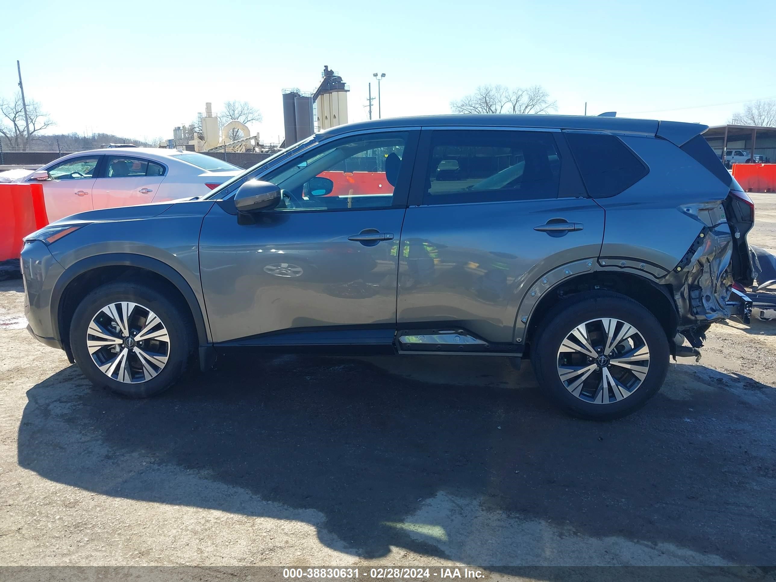 Photo 14 VIN: 5N1BT3BA1PC740037 - NISSAN ROGUE 