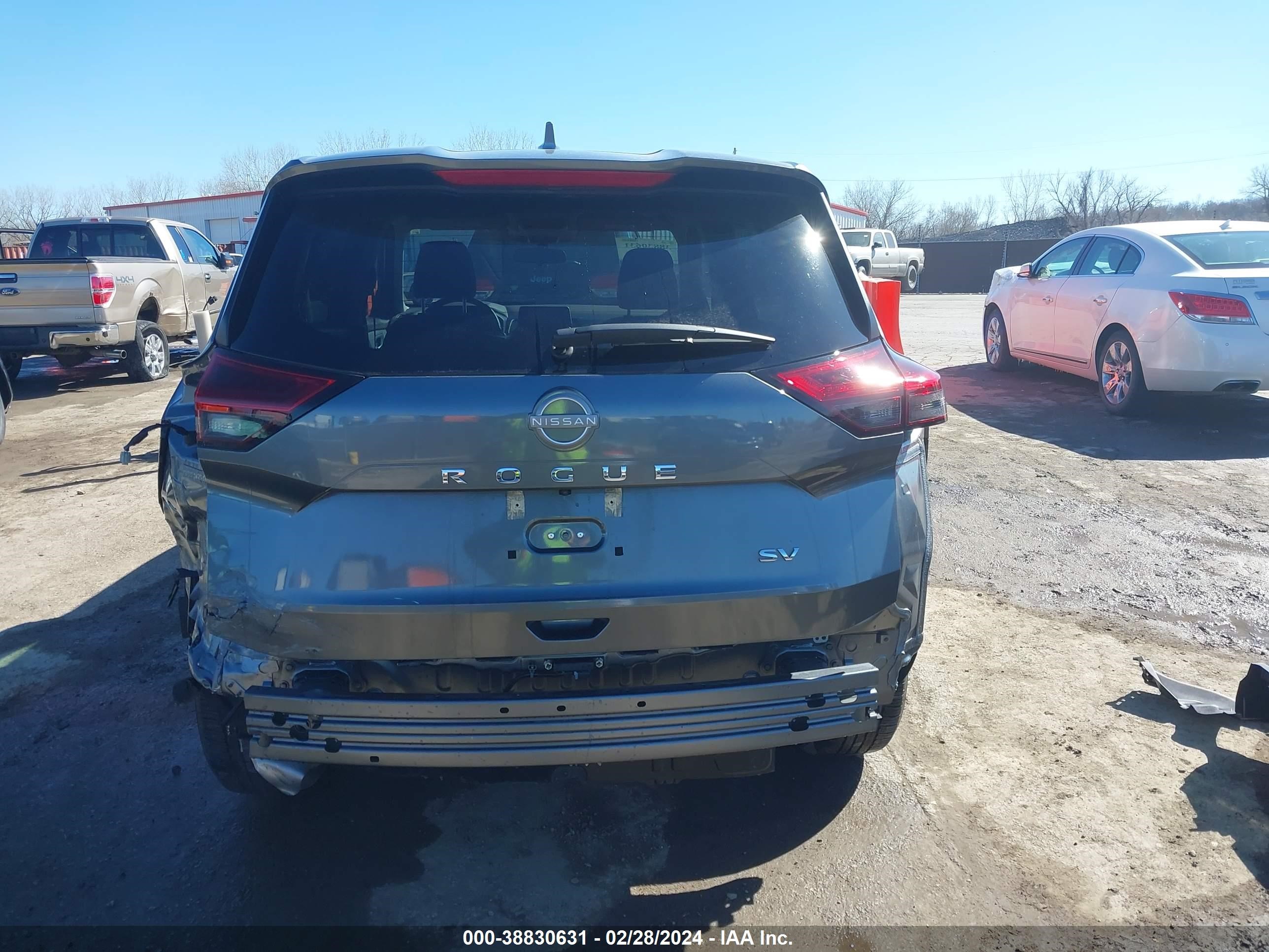 Photo 16 VIN: 5N1BT3BA1PC740037 - NISSAN ROGUE 