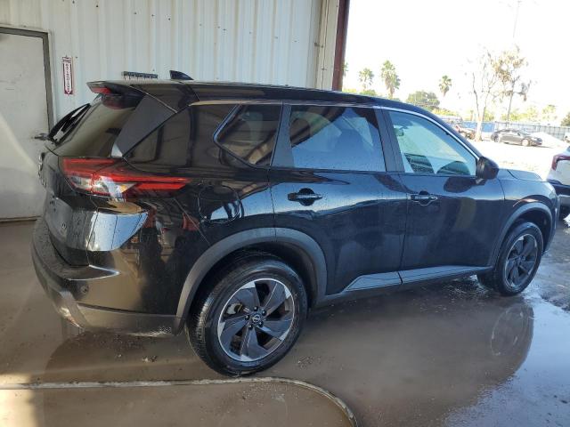 Photo 2 VIN: 5N1BT3BA1RC688704 - NISSAN ROGUE SV 