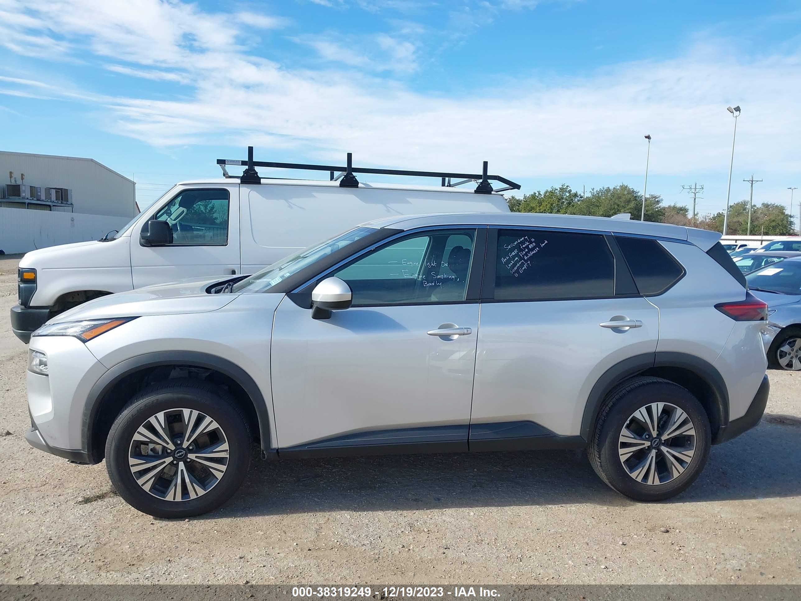 Photo 13 VIN: 5N1BT3BA2PC792244 - NISSAN ROGUE 