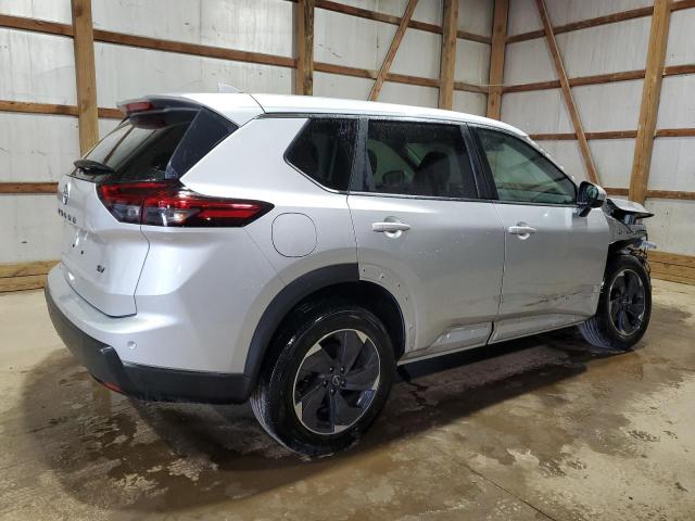 Photo 2 VIN: 5N1BT3BA2RC677887 - NISSAN ROGUE SV 