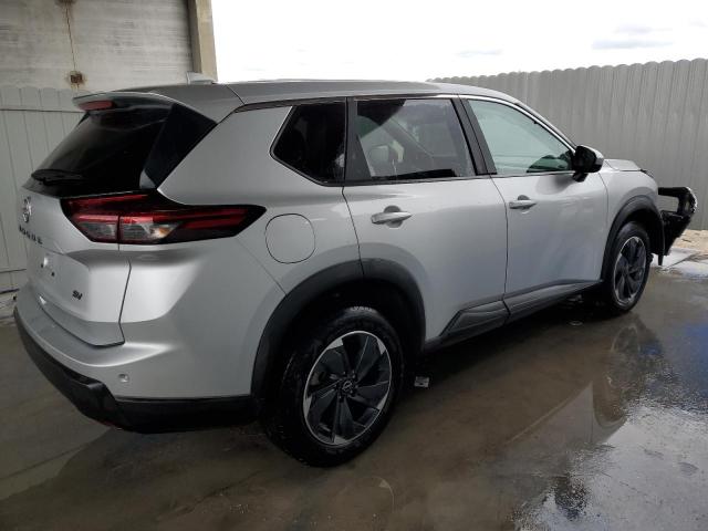 Photo 2 VIN: 5N1BT3BA2RC678697 - NISSAN ROGUE SV 