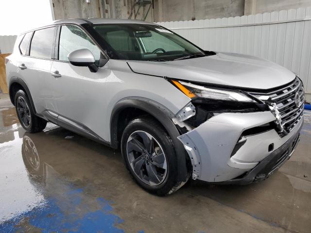 Photo 3 VIN: 5N1BT3BA2RC678697 - NISSAN ROGUE SV 