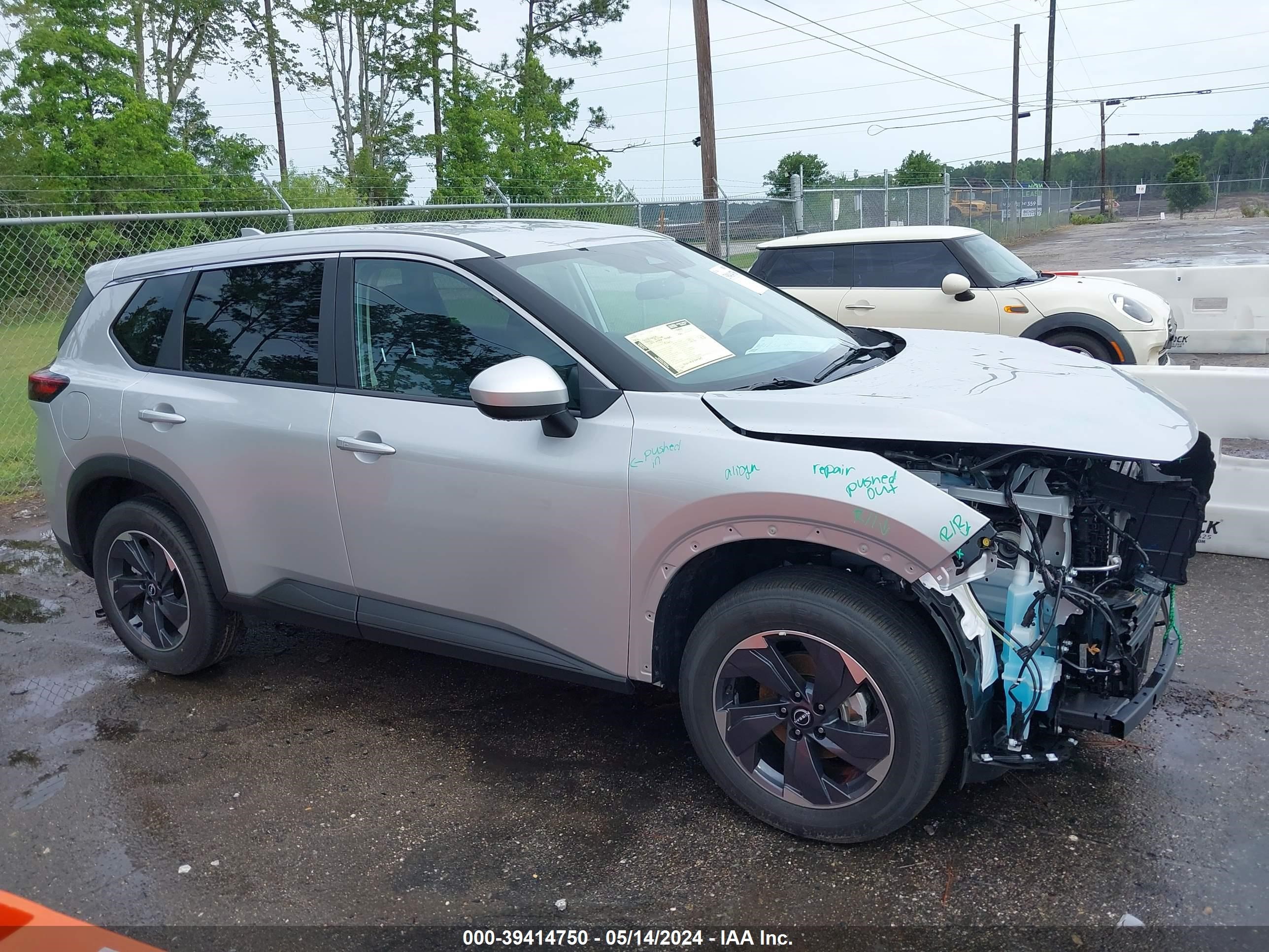 Photo 13 VIN: 5N1BT3BA2RC686525 - NISSAN ROGUE 