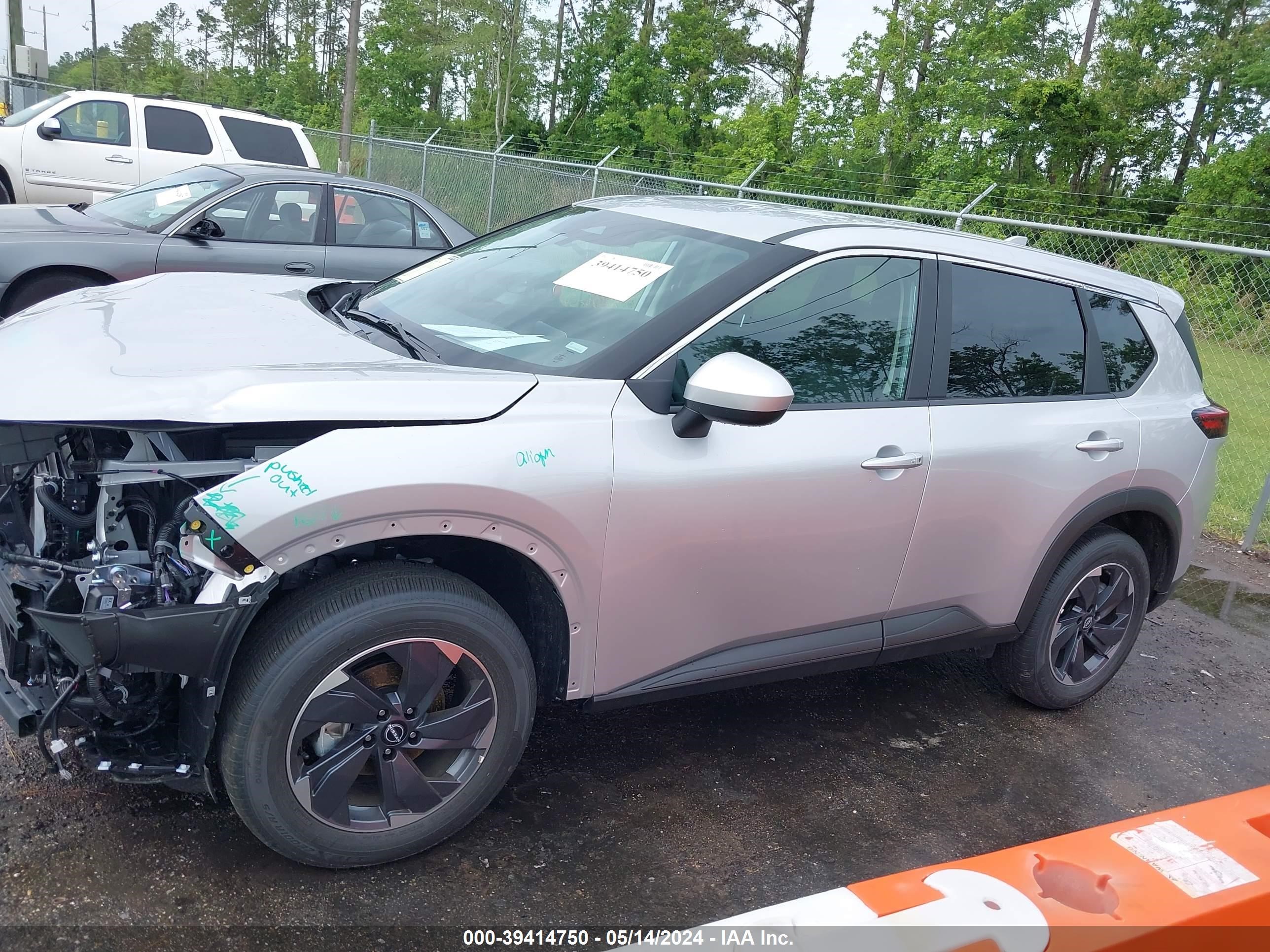 Photo 14 VIN: 5N1BT3BA2RC686525 - NISSAN ROGUE 