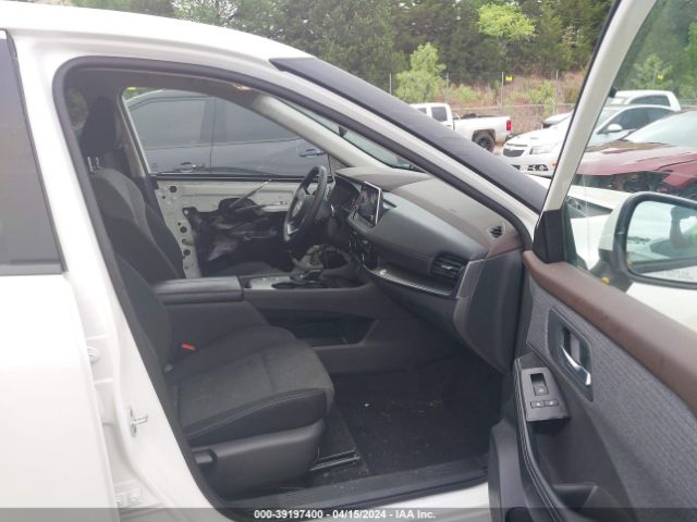 Photo 4 VIN: 5N1BT3BA3PC750181 - NISSAN ROGUE 