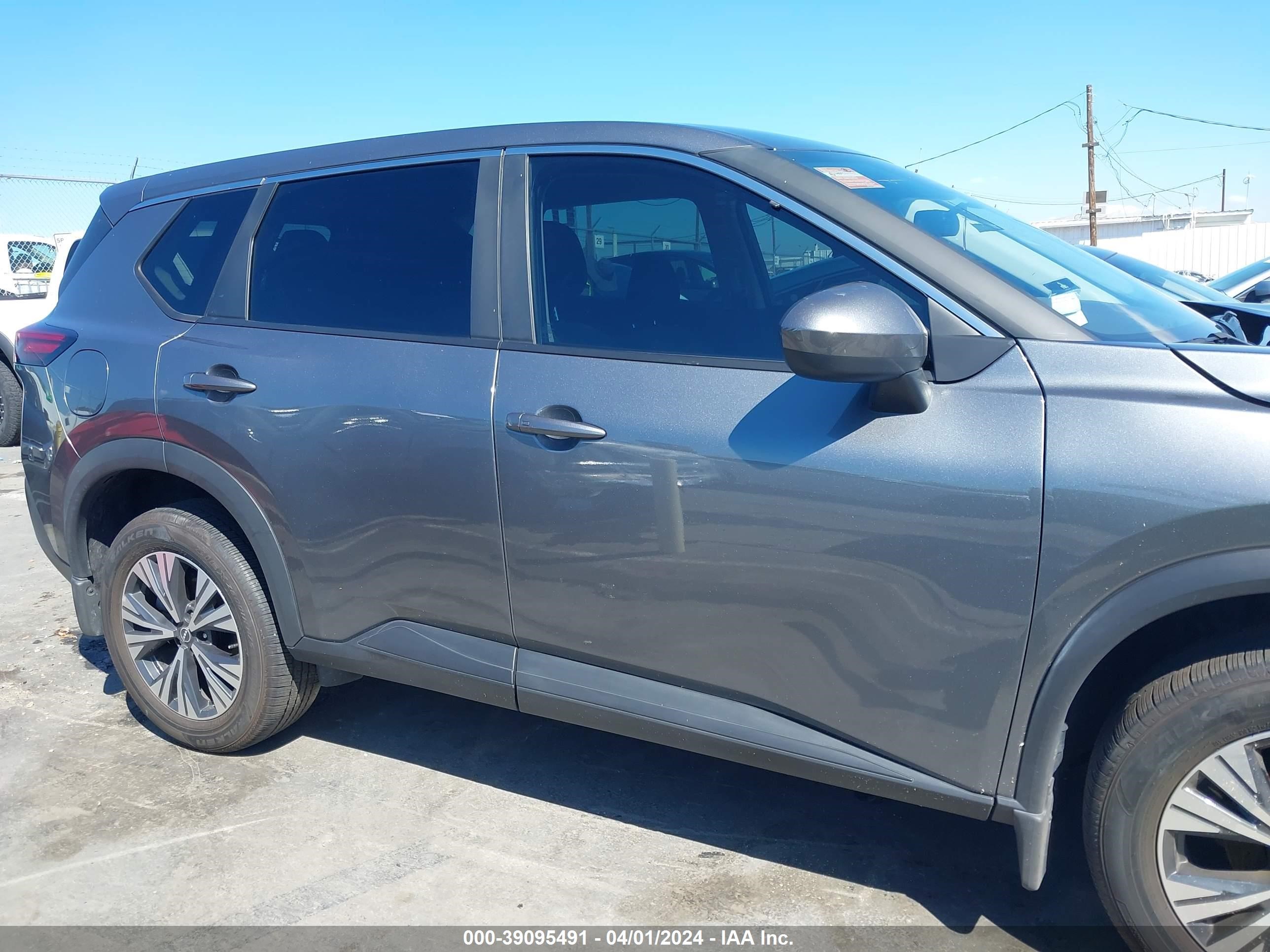 Photo 12 VIN: 5N1BT3BA3PC765358 - NISSAN ROGUE 