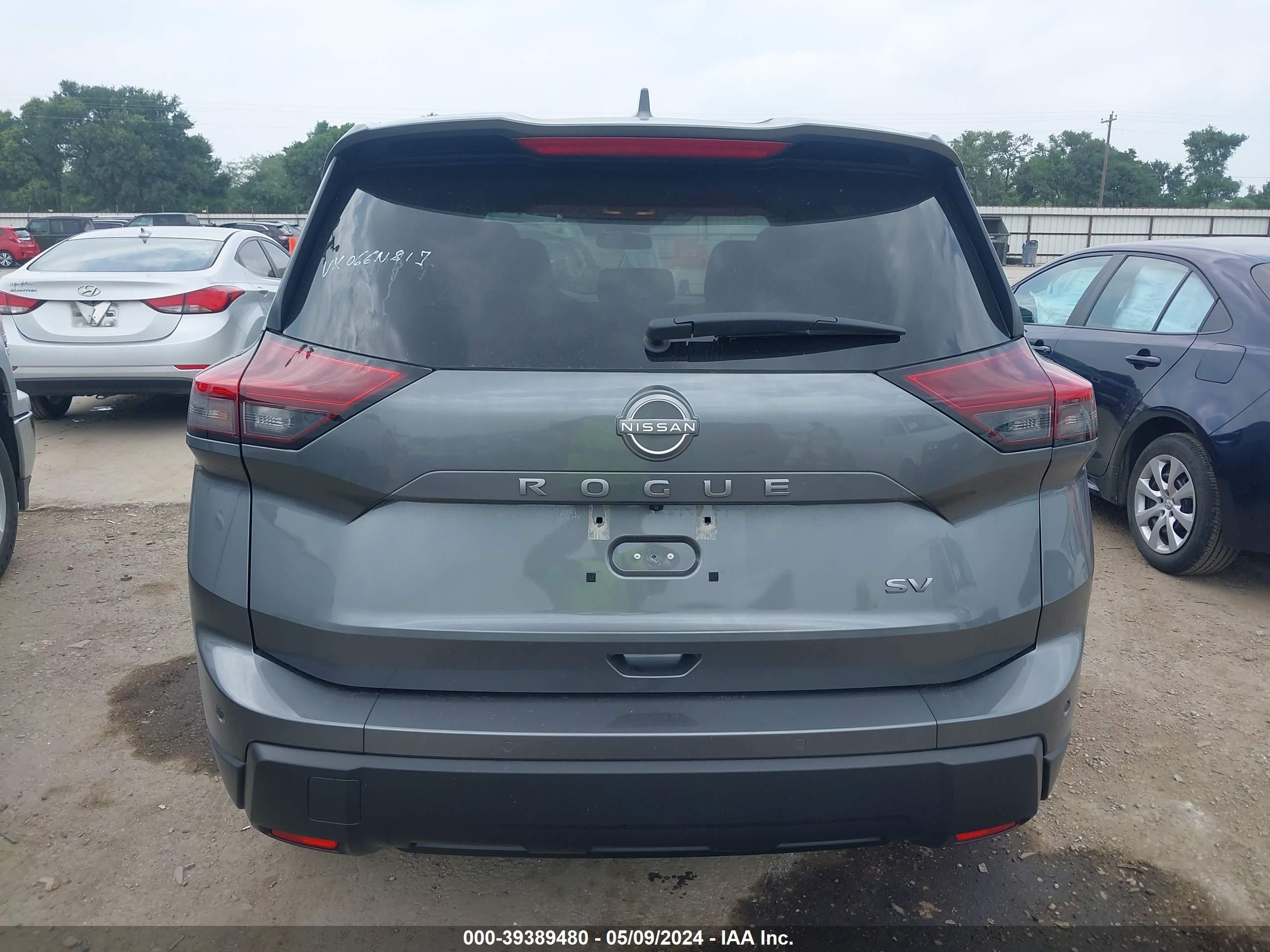 Photo 15 VIN: 5N1BT3BA3RC715904 - NISSAN ROGUE 