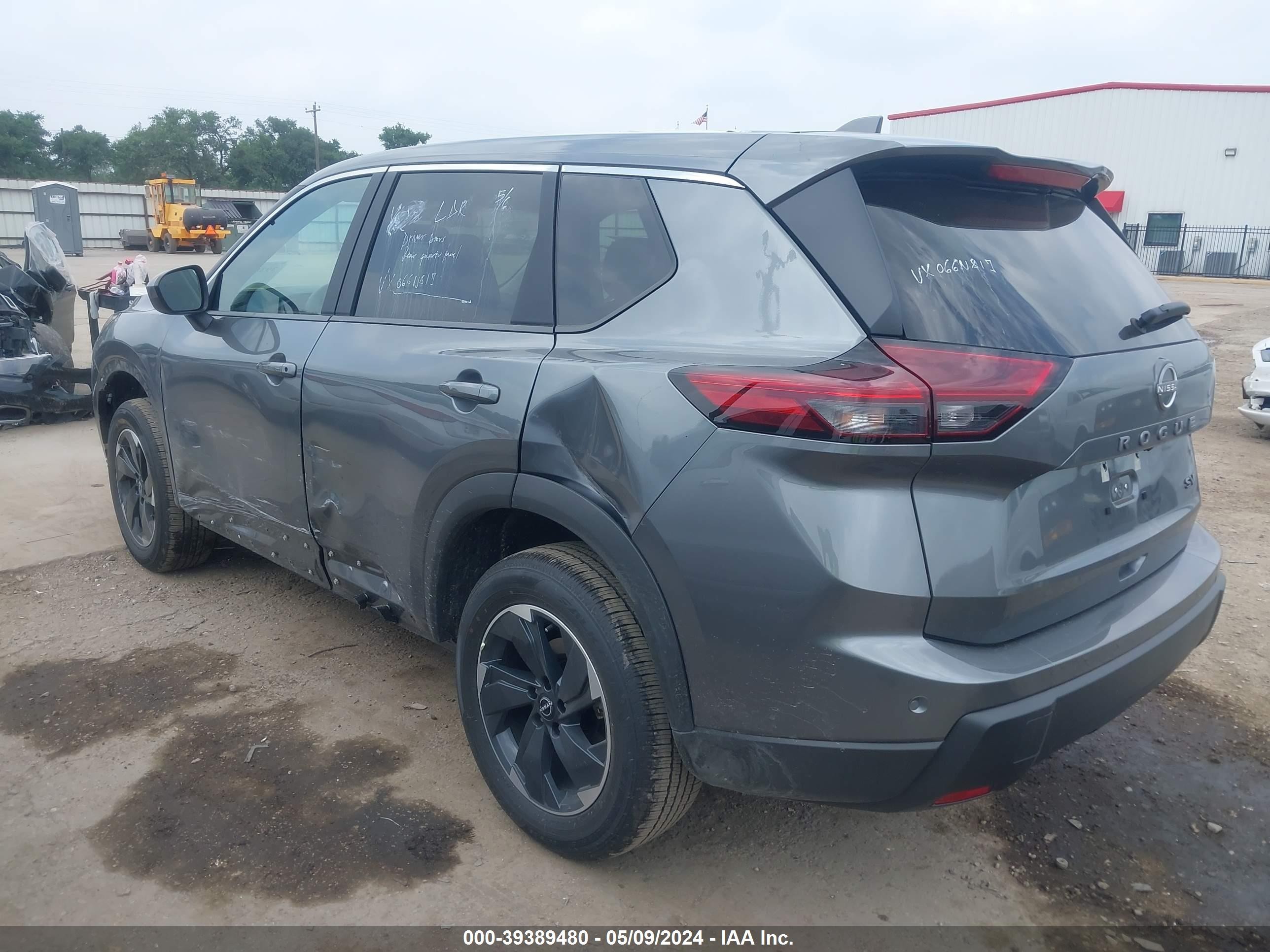 Photo 2 VIN: 5N1BT3BA3RC715904 - NISSAN ROGUE 