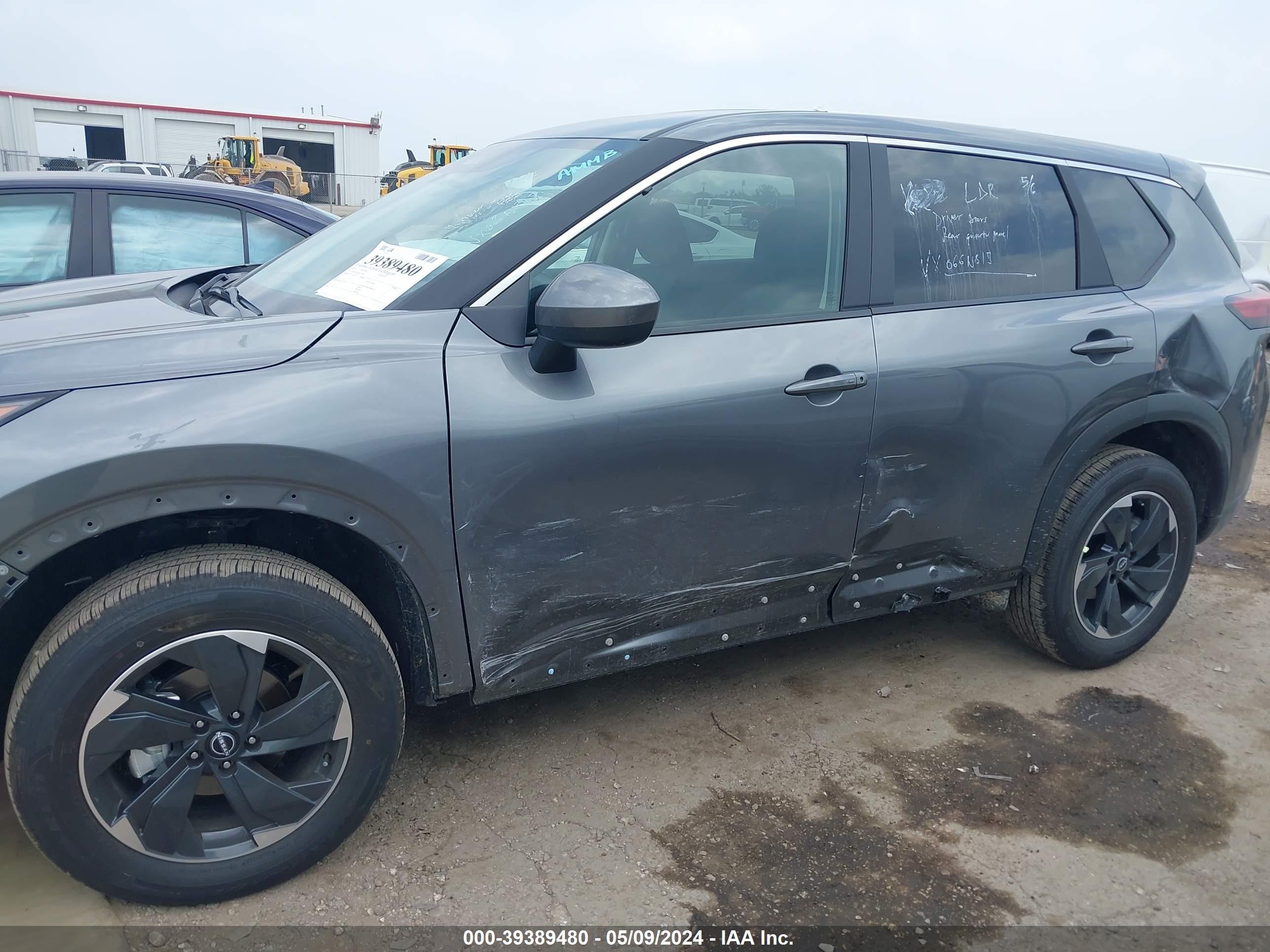 Photo 5 VIN: 5N1BT3BA3RC715904 - NISSAN ROGUE 