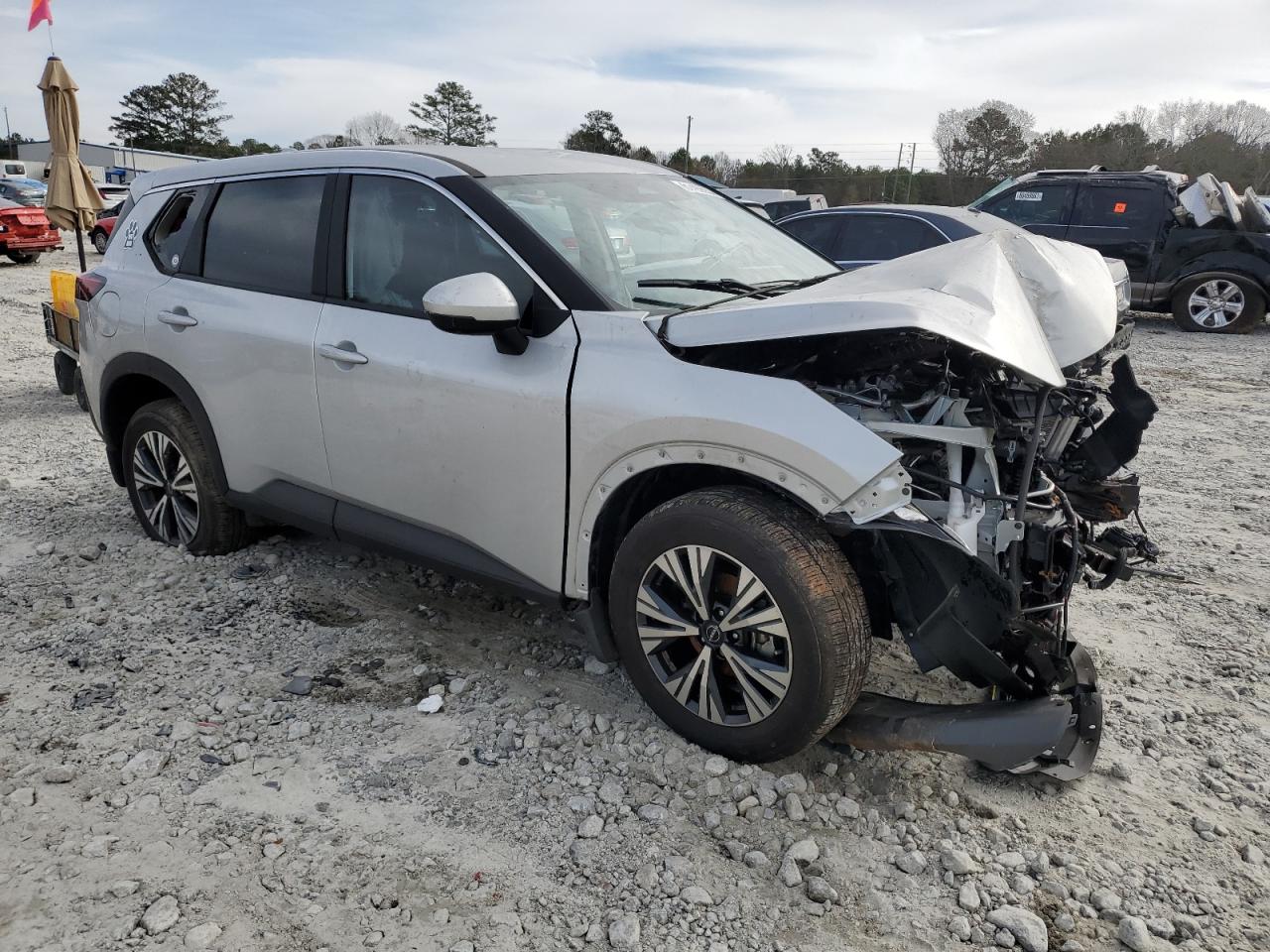 Photo 3 VIN: 5N1BT3BA4PC691545 - NISSAN ROGUE 