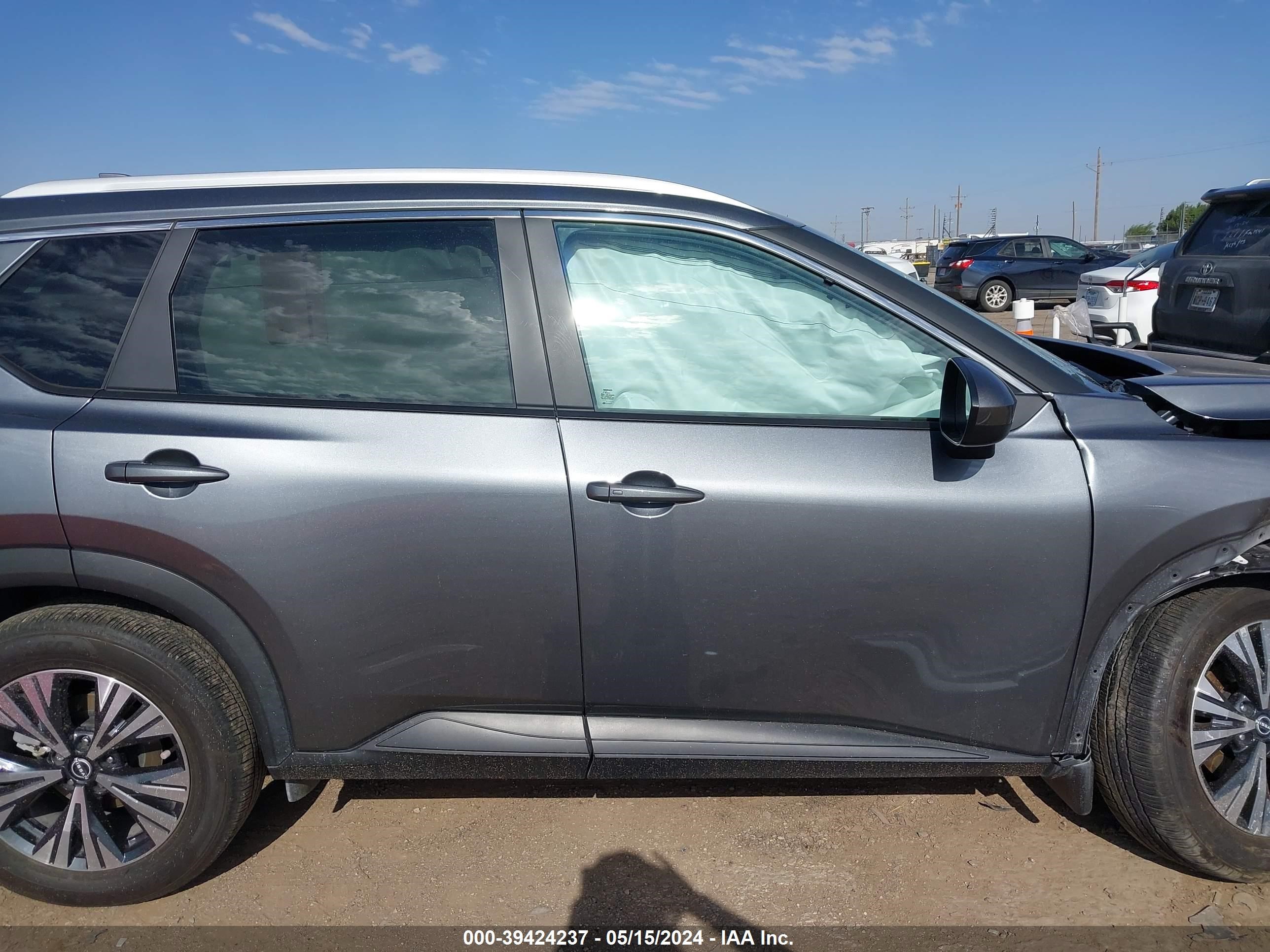 Photo 12 VIN: 5N1BT3BA4PC875321 - NISSAN ROGUE 