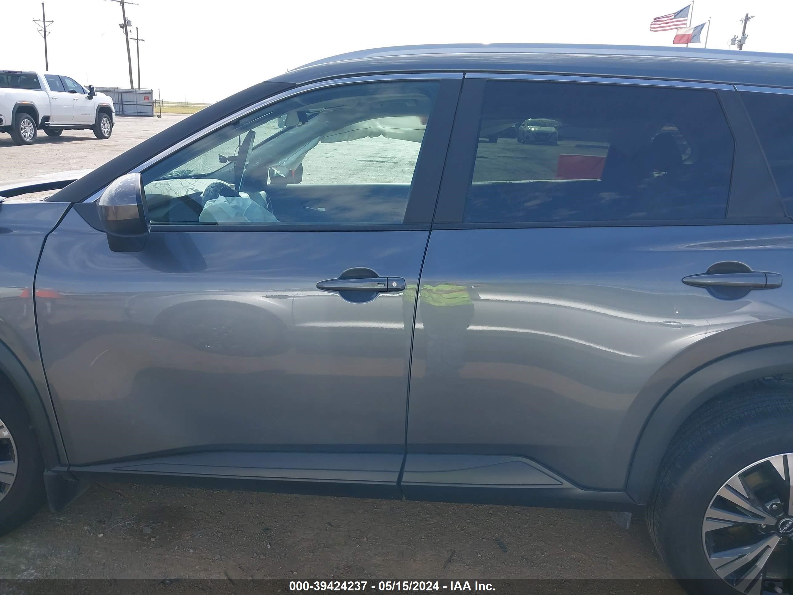 Photo 13 VIN: 5N1BT3BA4PC875321 - NISSAN ROGUE 