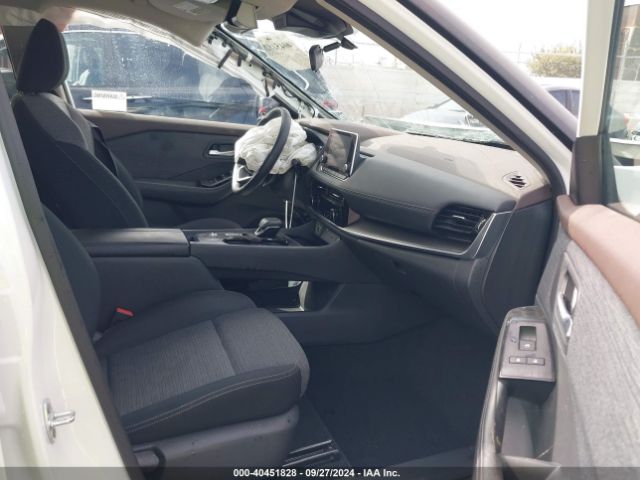 Photo 4 VIN: 5N1BT3BA5NC673133 - NISSAN ROGUE 