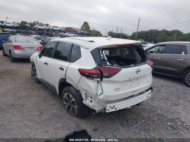 Photo 2 VIN: 5N1BT3BA5PC672213 - NISSAN ROGUE 