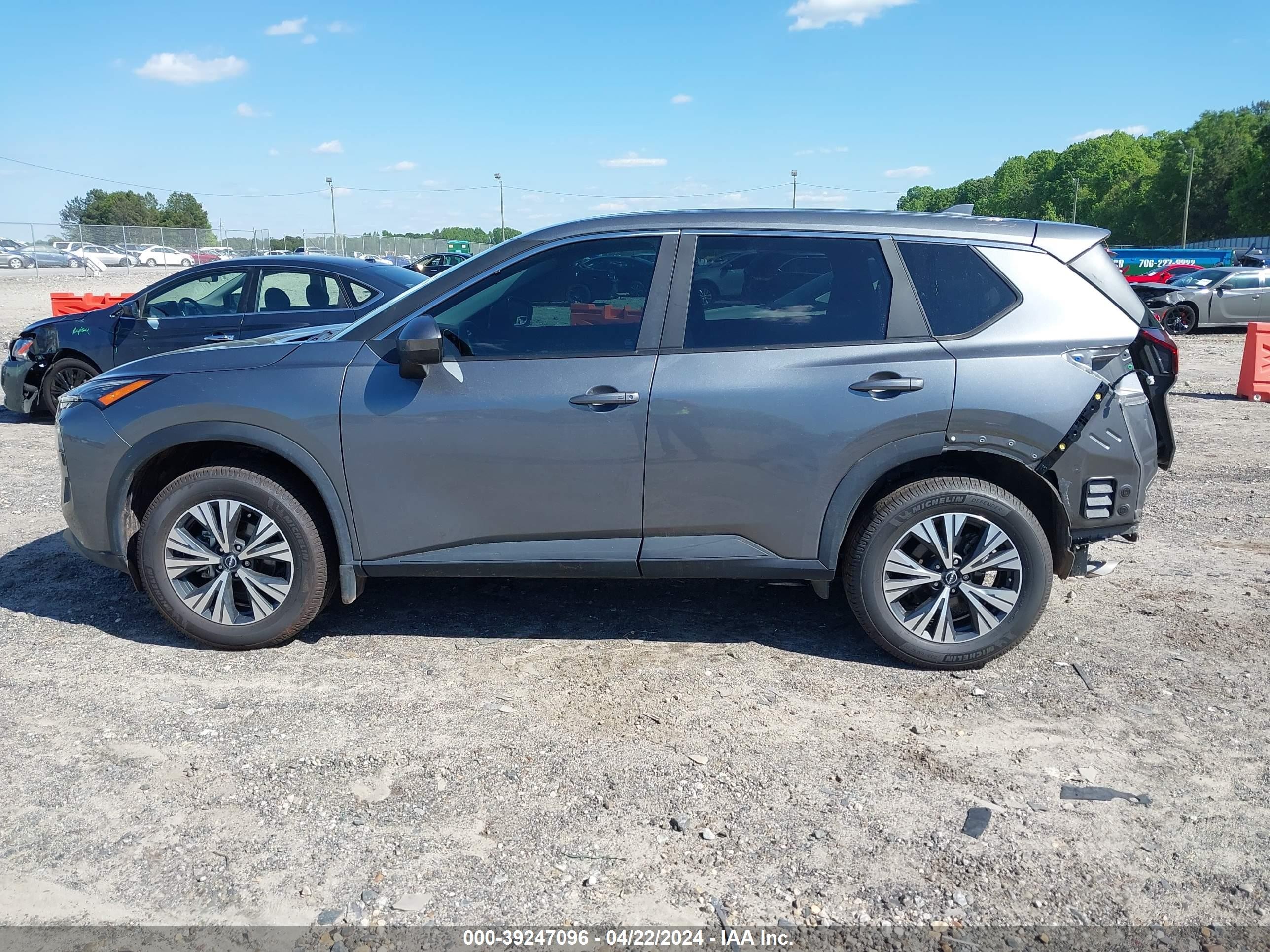 Photo 14 VIN: 5N1BT3BA6PC771512 - NISSAN ROGUE 