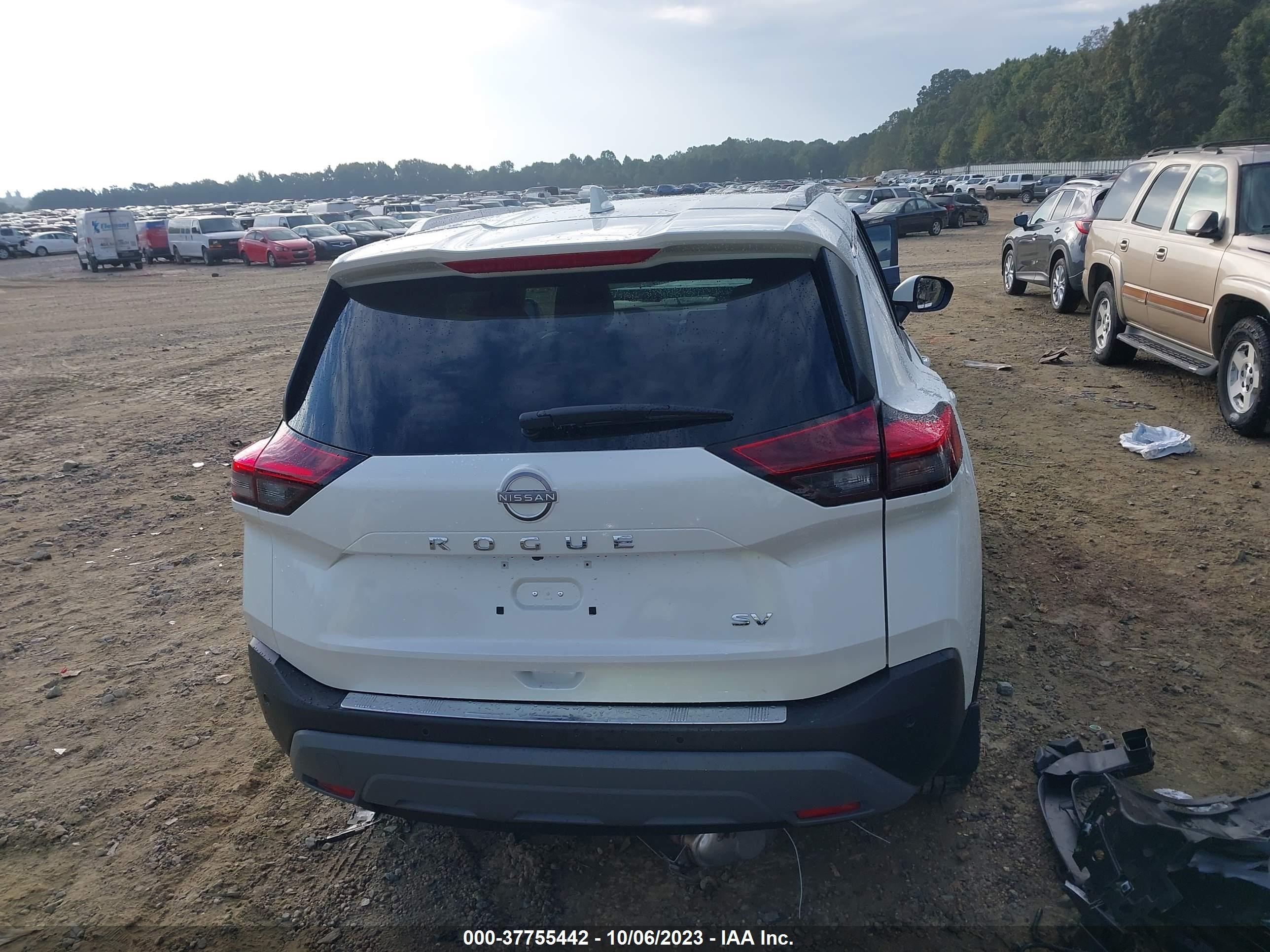 Photo 16 VIN: 5N1BT3BA6PC871299 - NISSAN ROGUE 