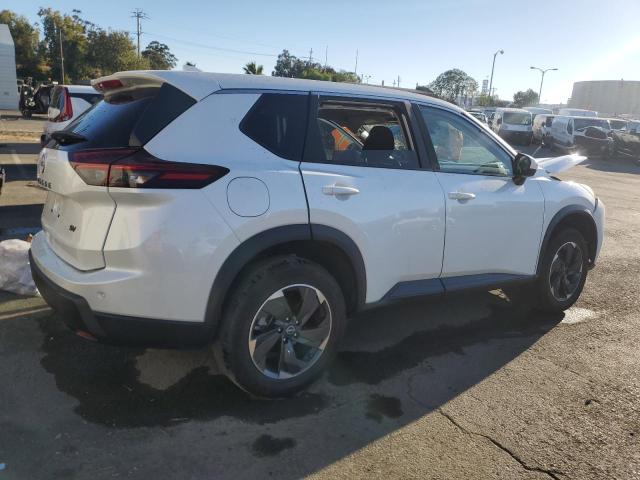 Photo 2 VIN: 5N1BT3BA7RC677092 - NISSAN ROGUE SV 