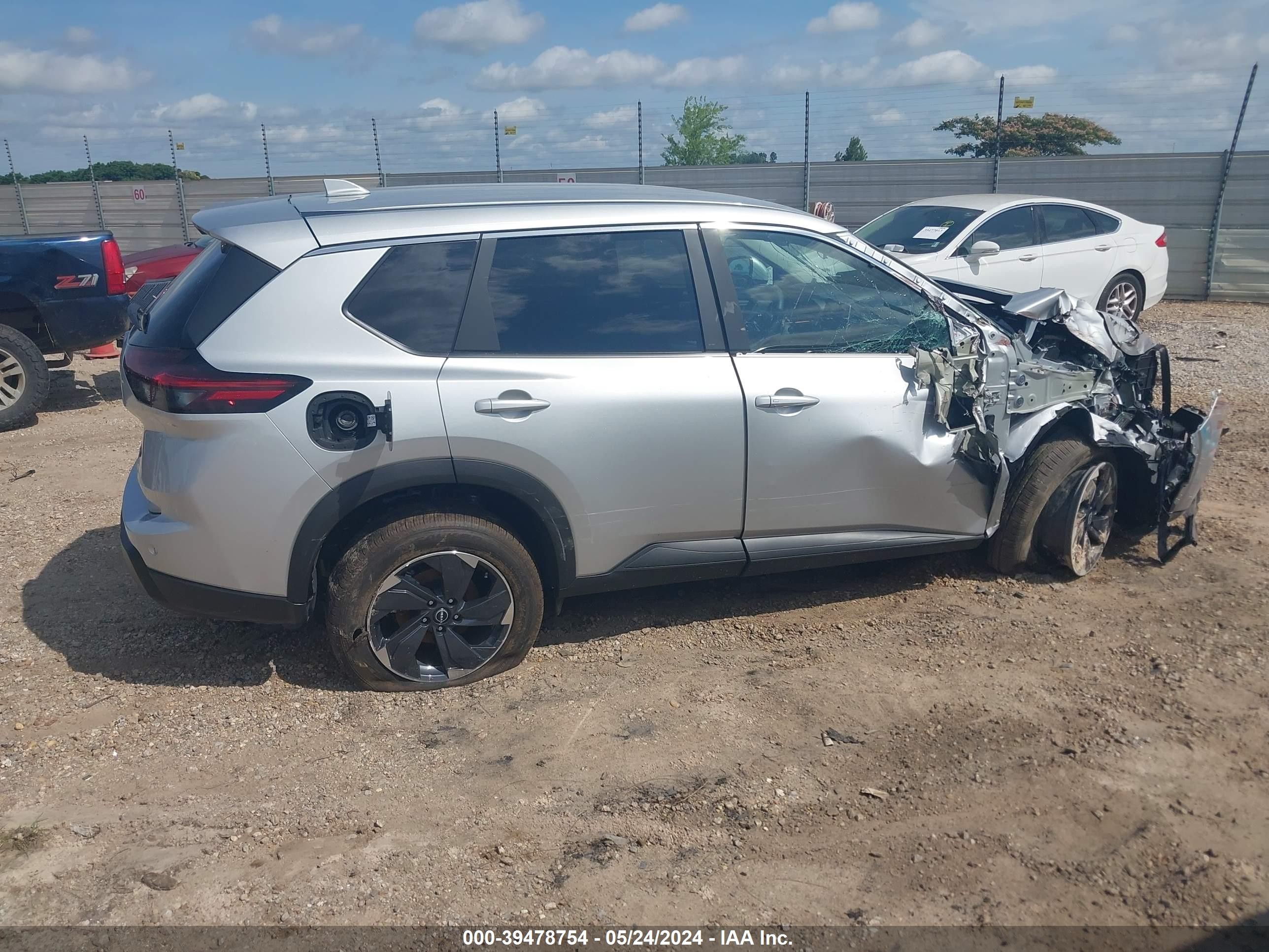 Photo 12 VIN: 5N1BT3BA7RC686522 - NISSAN ROGUE 