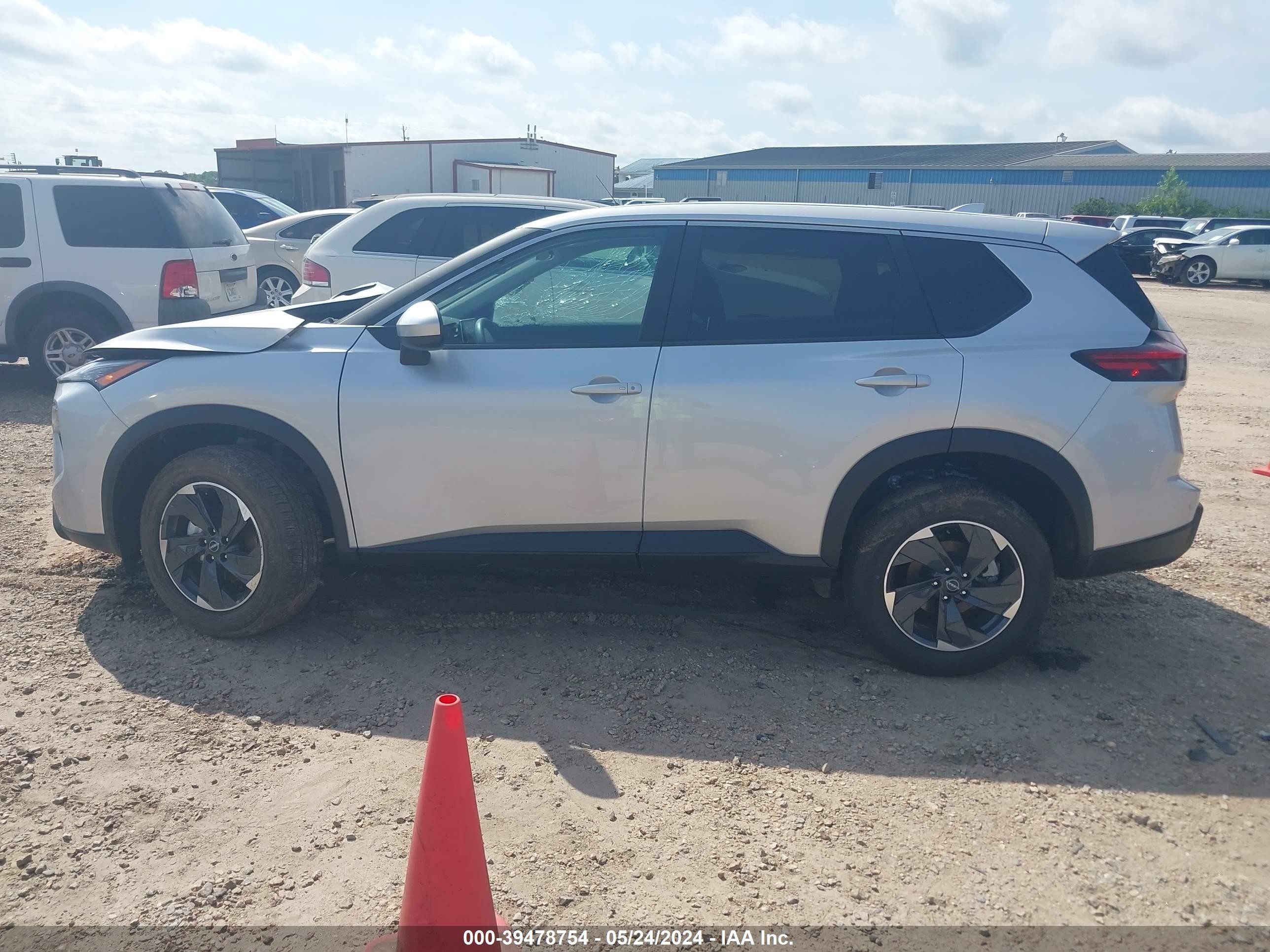 Photo 13 VIN: 5N1BT3BA7RC686522 - NISSAN ROGUE 