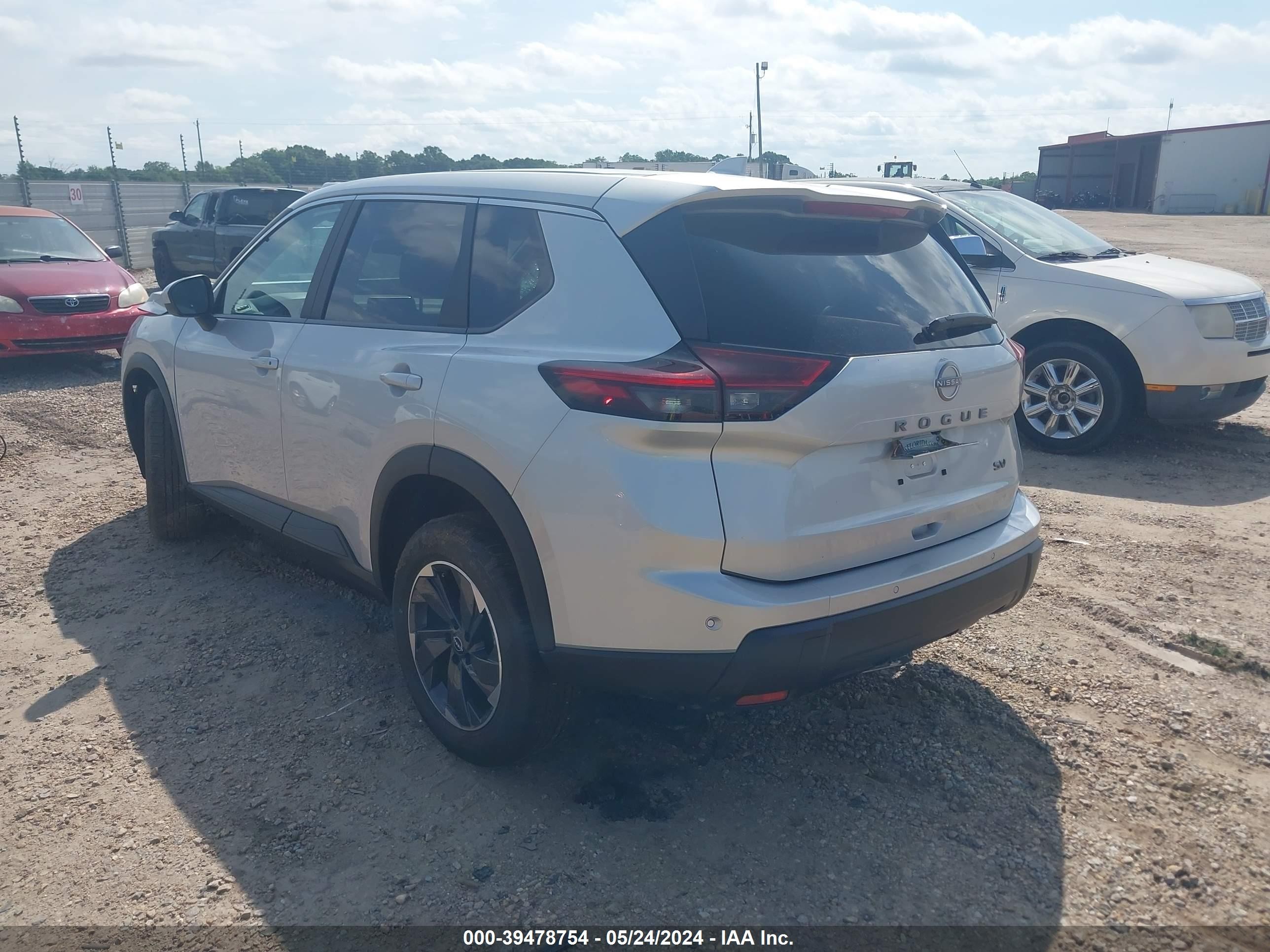 Photo 2 VIN: 5N1BT3BA7RC686522 - NISSAN ROGUE 