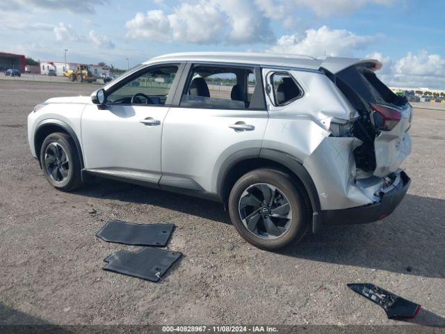 Photo 2 VIN: 5N1BT3BA7RC714142 - NISSAN ROGUE 