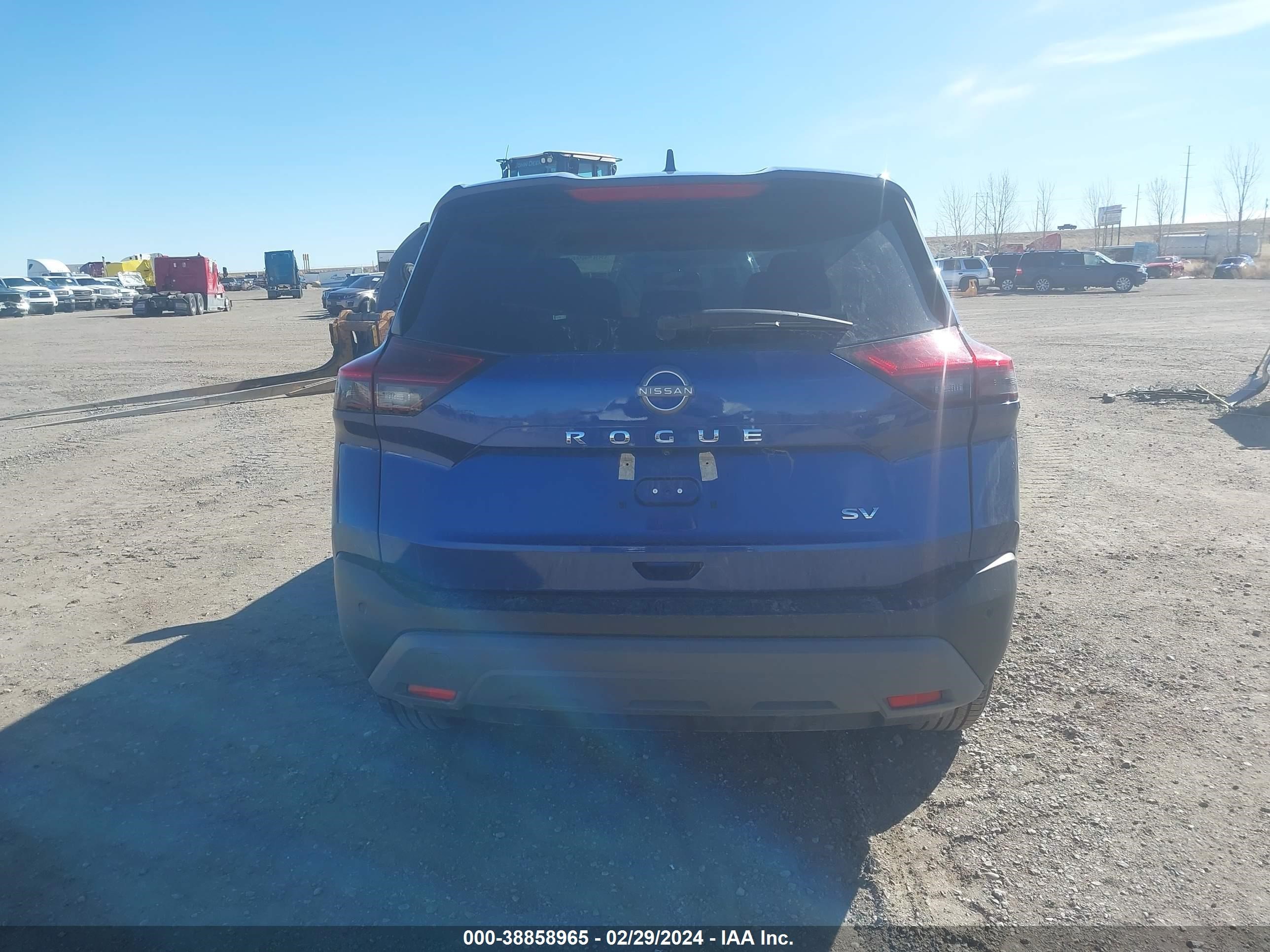 Photo 15 VIN: 5N1BT3BA8PC785556 - NISSAN ROGUE 