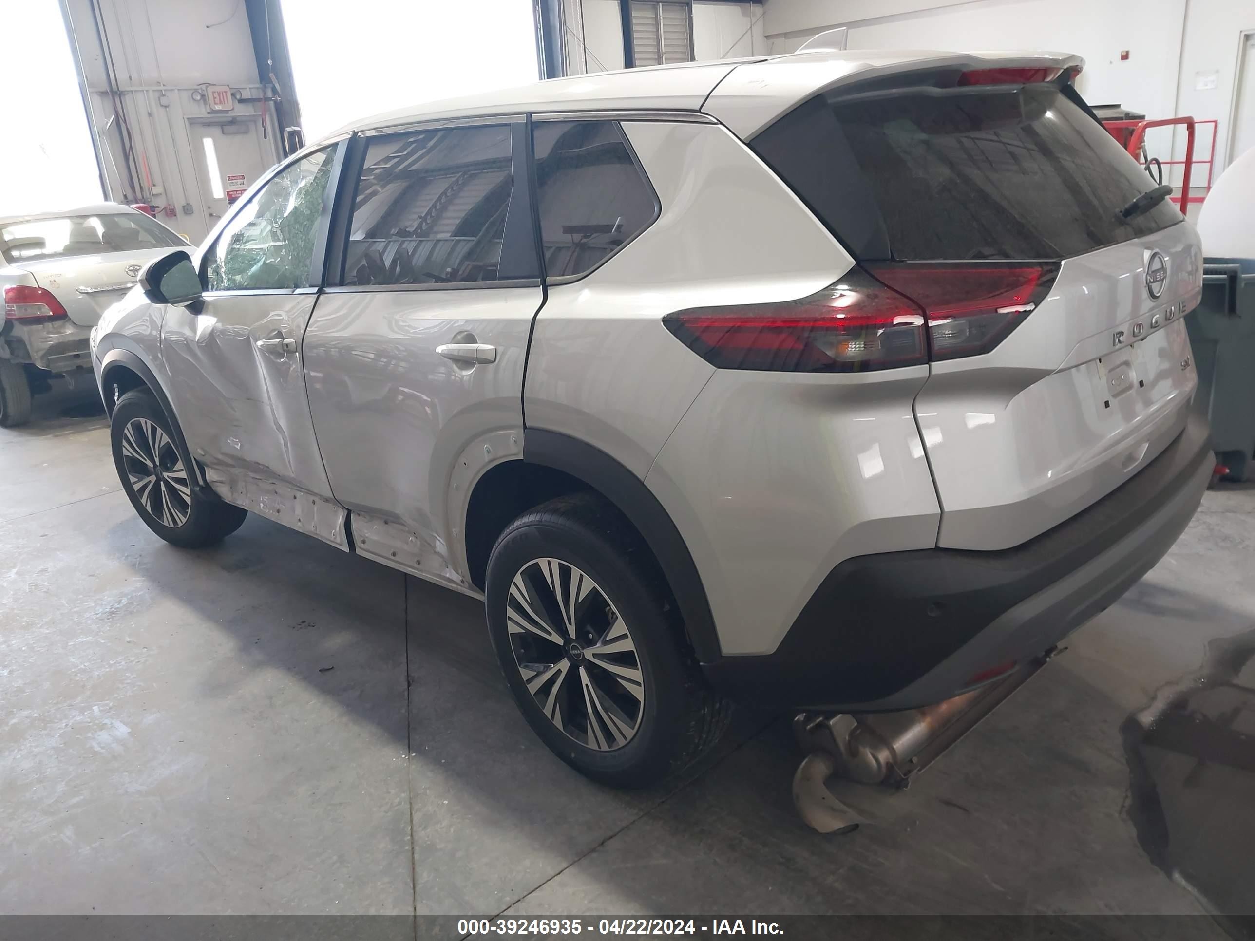 Photo 2 VIN: 5N1BT3BA8PC935116 - NISSAN ROGUE 