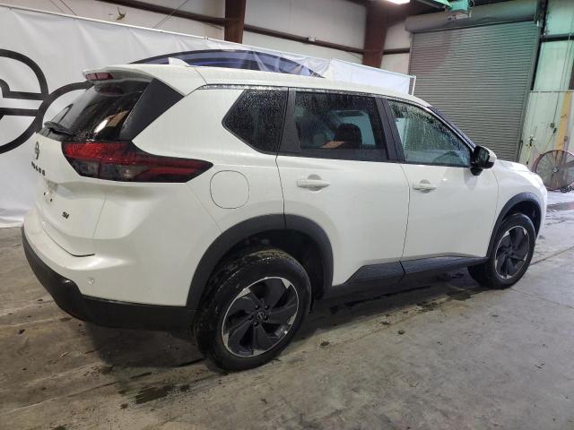 Photo 2 VIN: 5N1BT3BA8RC751913 - NISSAN ROGUE SV 