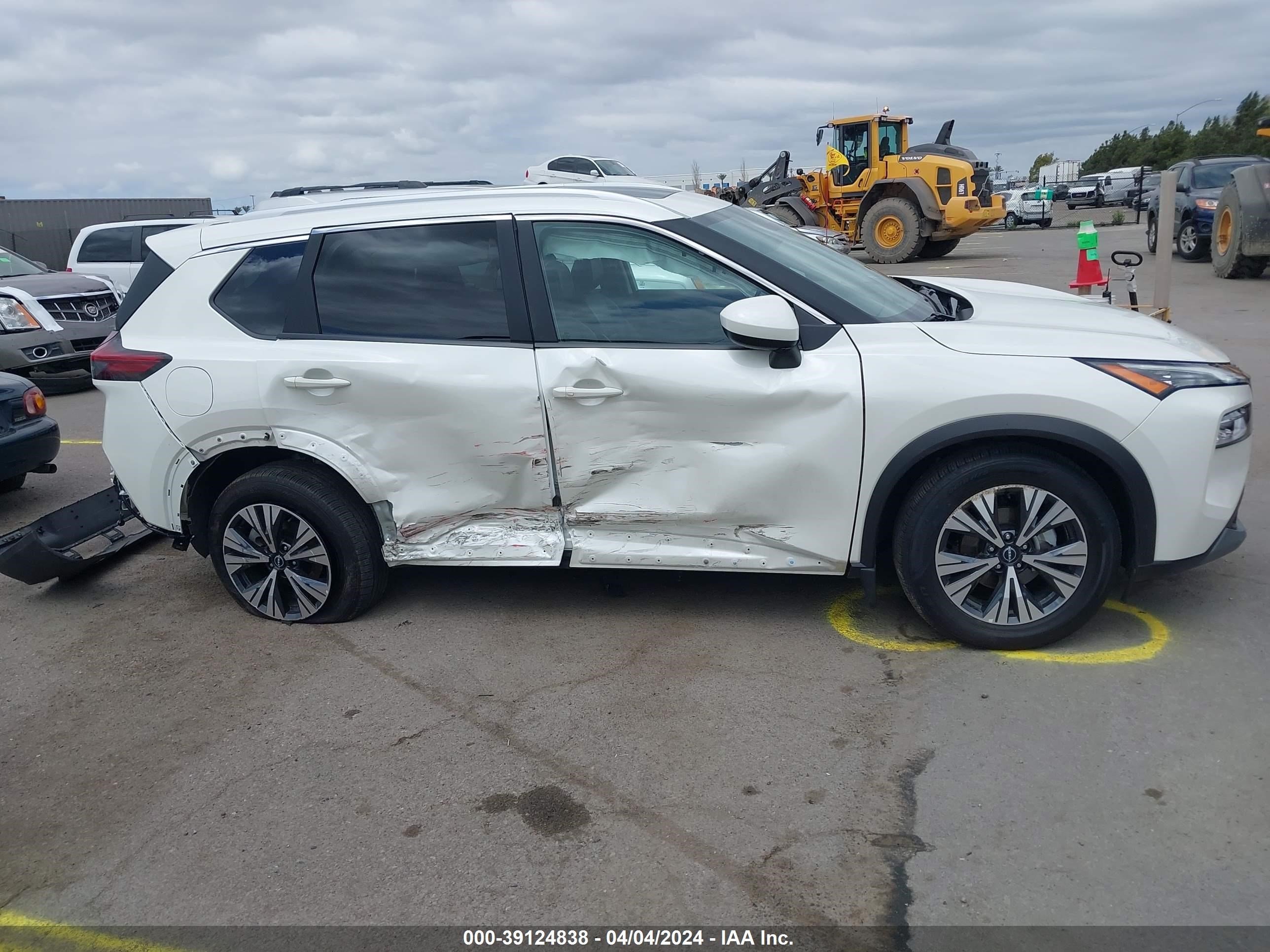 Photo 13 VIN: 5N1BT3BA9PC788773 - NISSAN ROGUE 