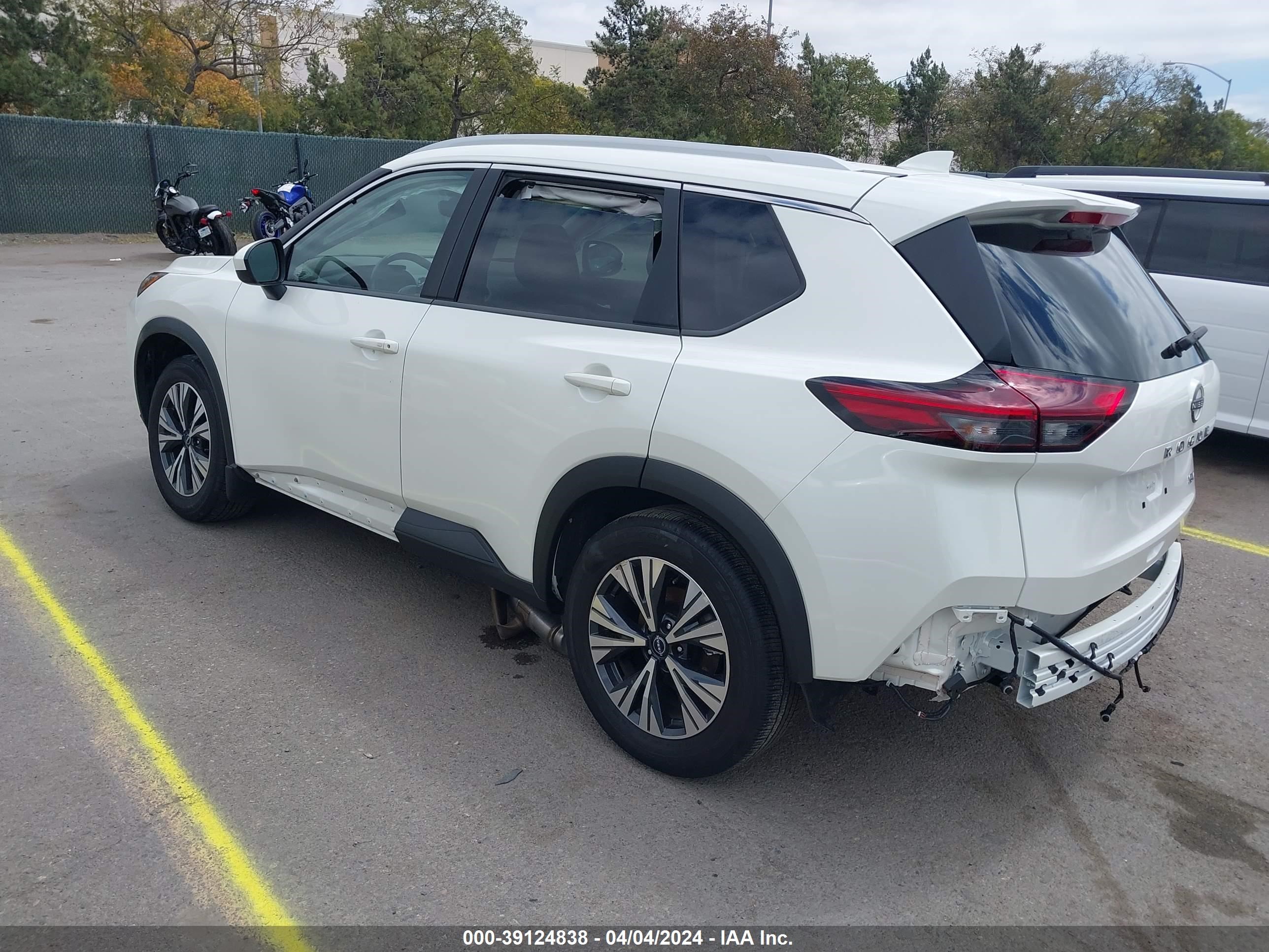 Photo 2 VIN: 5N1BT3BA9PC788773 - NISSAN ROGUE 