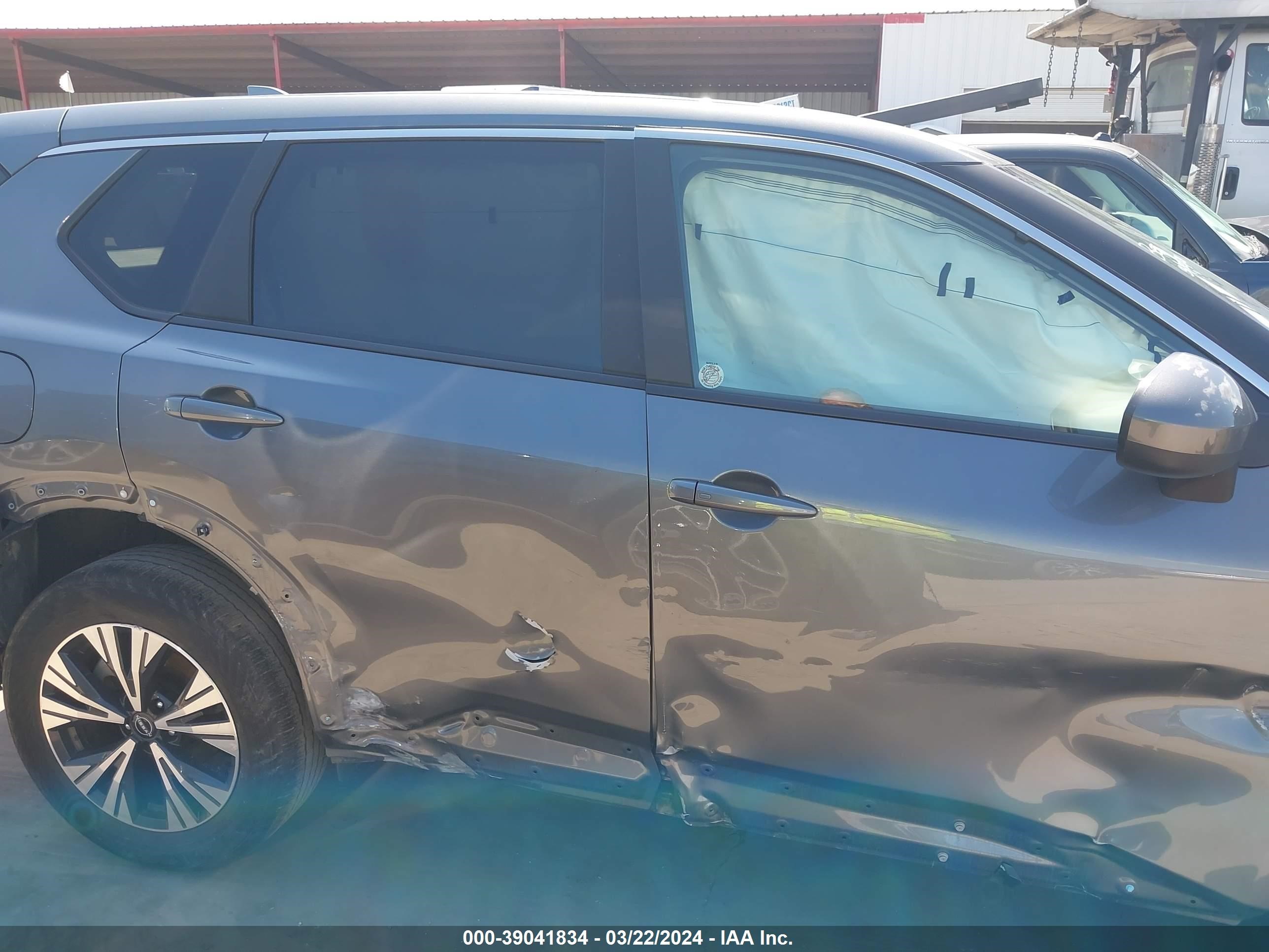 Photo 12 VIN: 5N1BT3BA9PC800193 - NISSAN ROGUE 