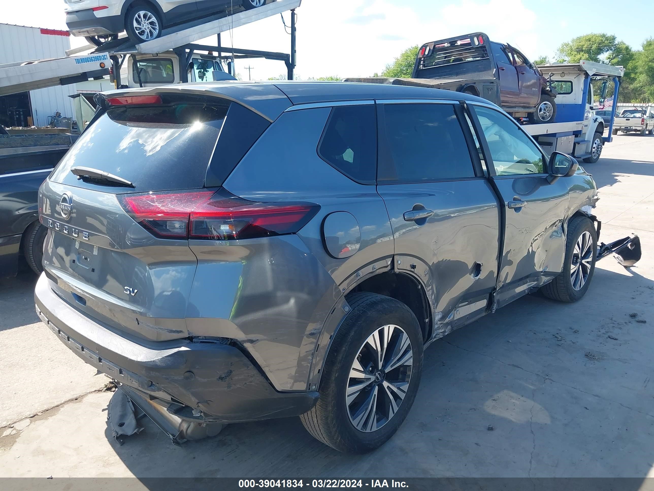 Photo 3 VIN: 5N1BT3BA9PC800193 - NISSAN ROGUE 