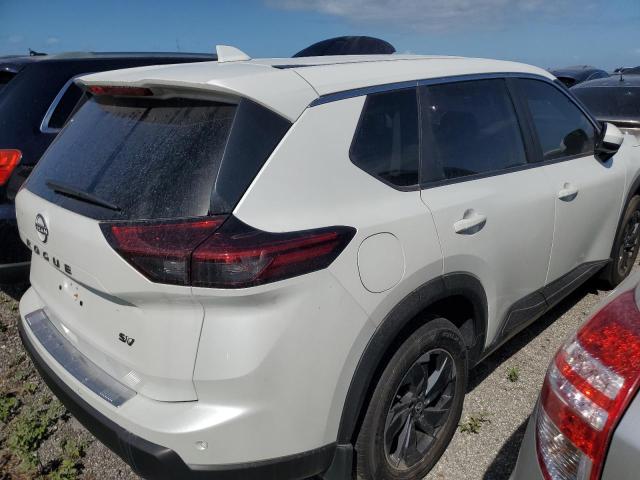 Photo 2 VIN: 5N1BT3BA9RC728902 - NISSAN ROGUE SV 