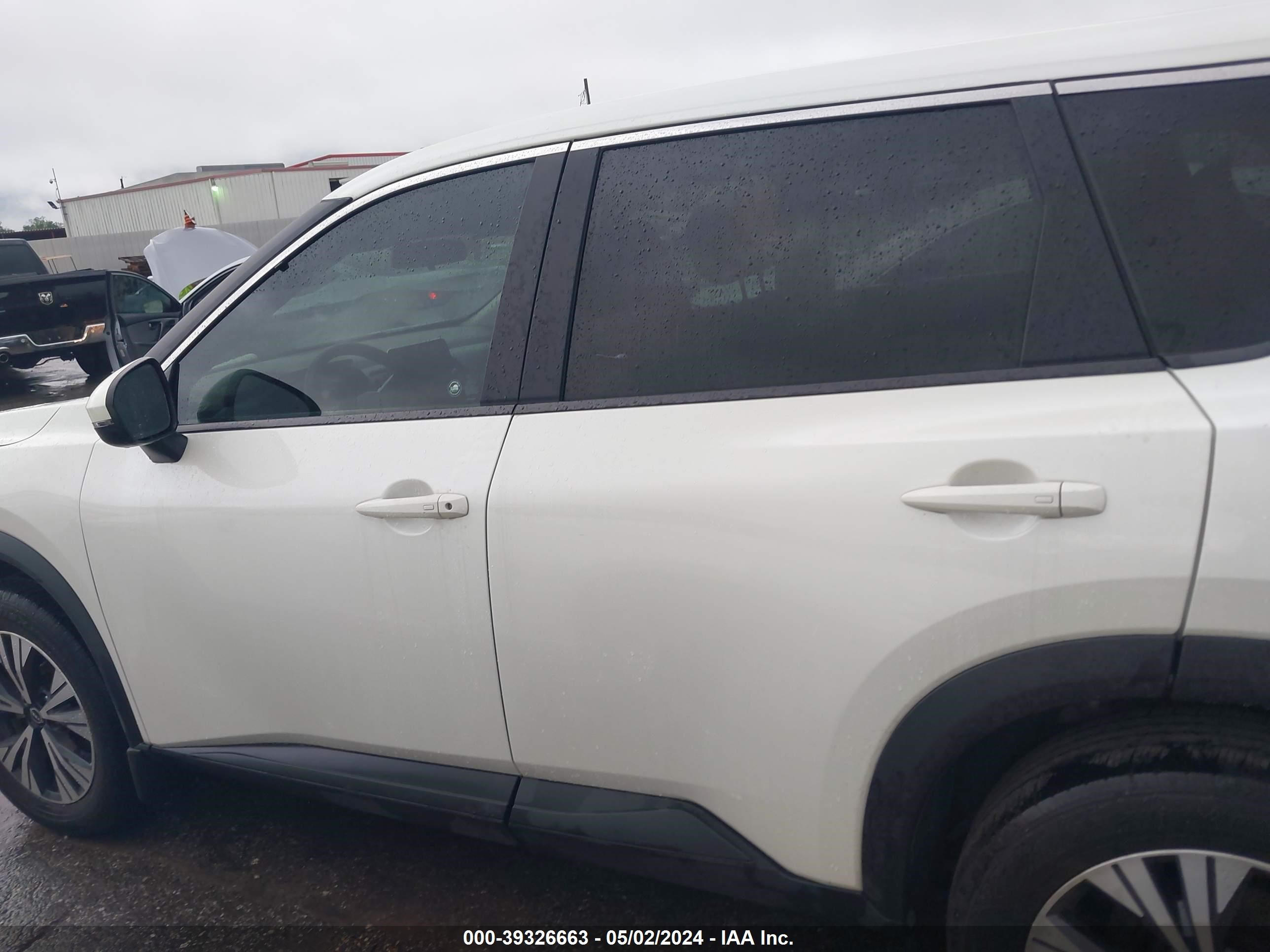 Photo 13 VIN: 5N1BT3BAXPC747391 - NISSAN ROGUE 