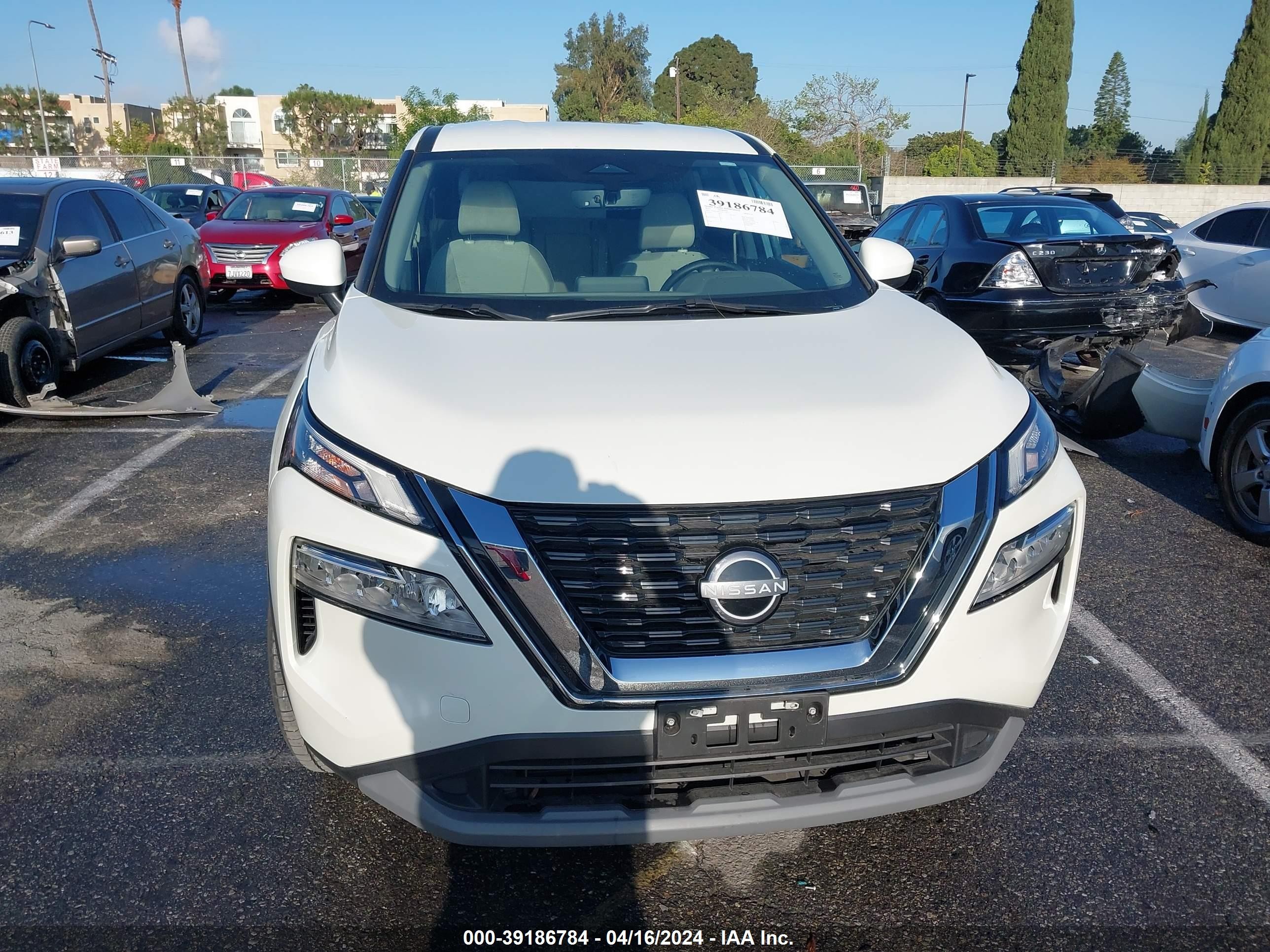 Photo 11 VIN: 5N1BT3BAXPC778253 - NISSAN ROGUE 