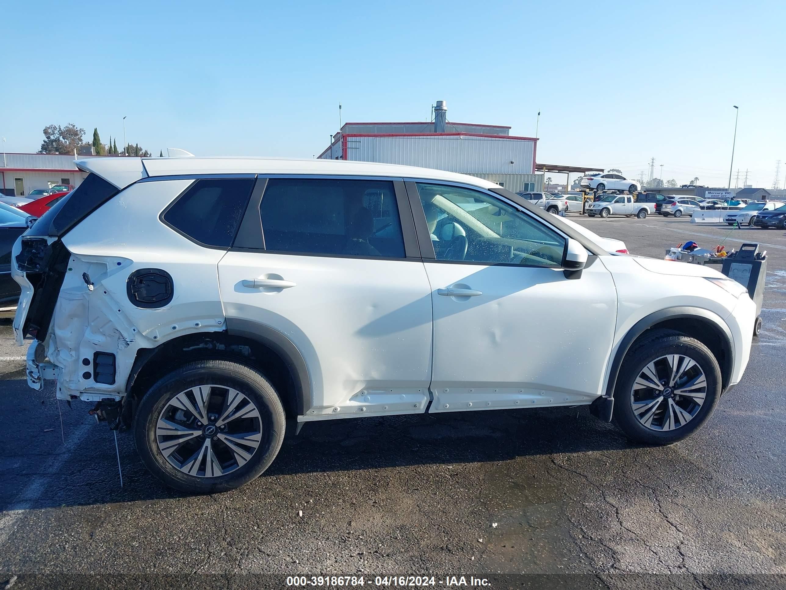 Photo 12 VIN: 5N1BT3BAXPC778253 - NISSAN ROGUE 