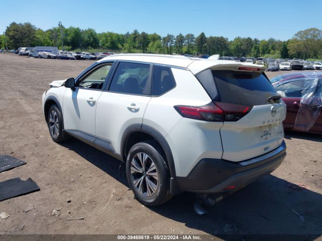 Photo 2 VIN: 5N1BT3BB2NC711992 - NISSAN ROGUE 