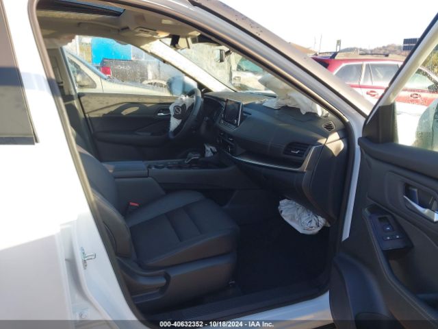 Photo 4 VIN: 5N1BT3BB2RC738910 - NISSAN ROGUE 