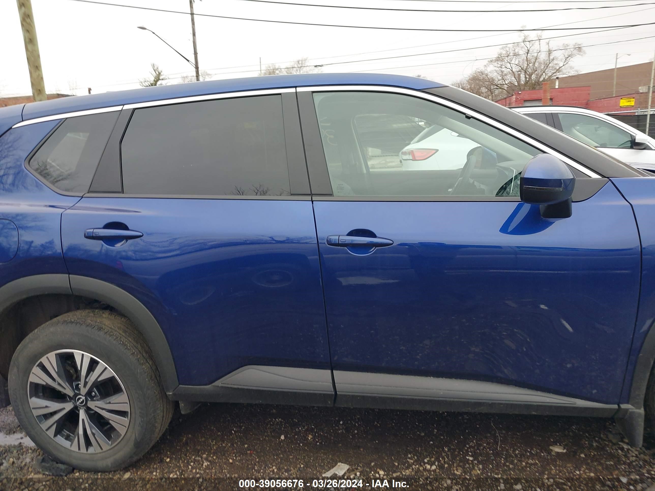 Photo 12 VIN: 5N1BT3BB3NC686228 - NISSAN ROGUE 