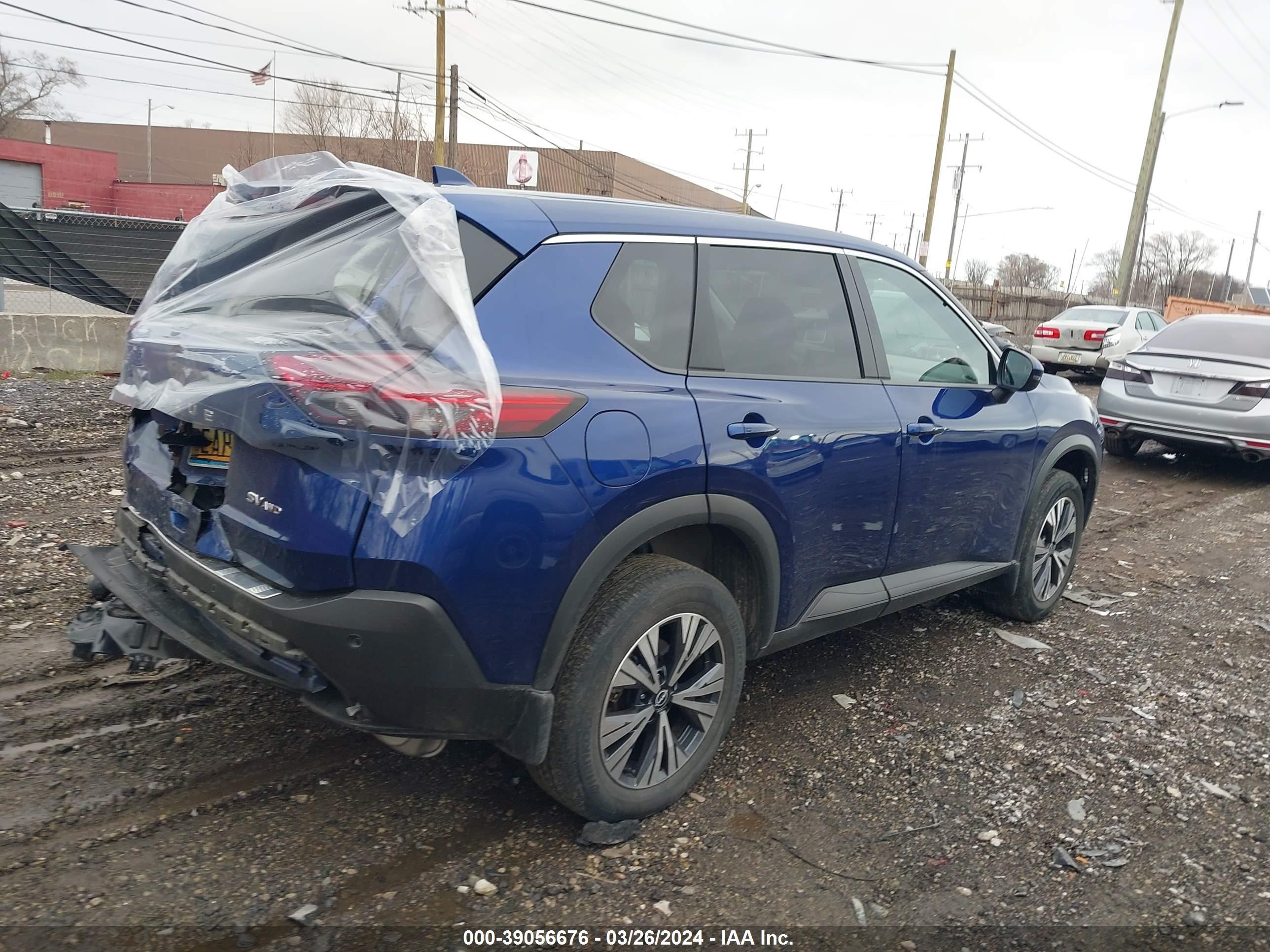 Photo 3 VIN: 5N1BT3BB3NC686228 - NISSAN ROGUE 