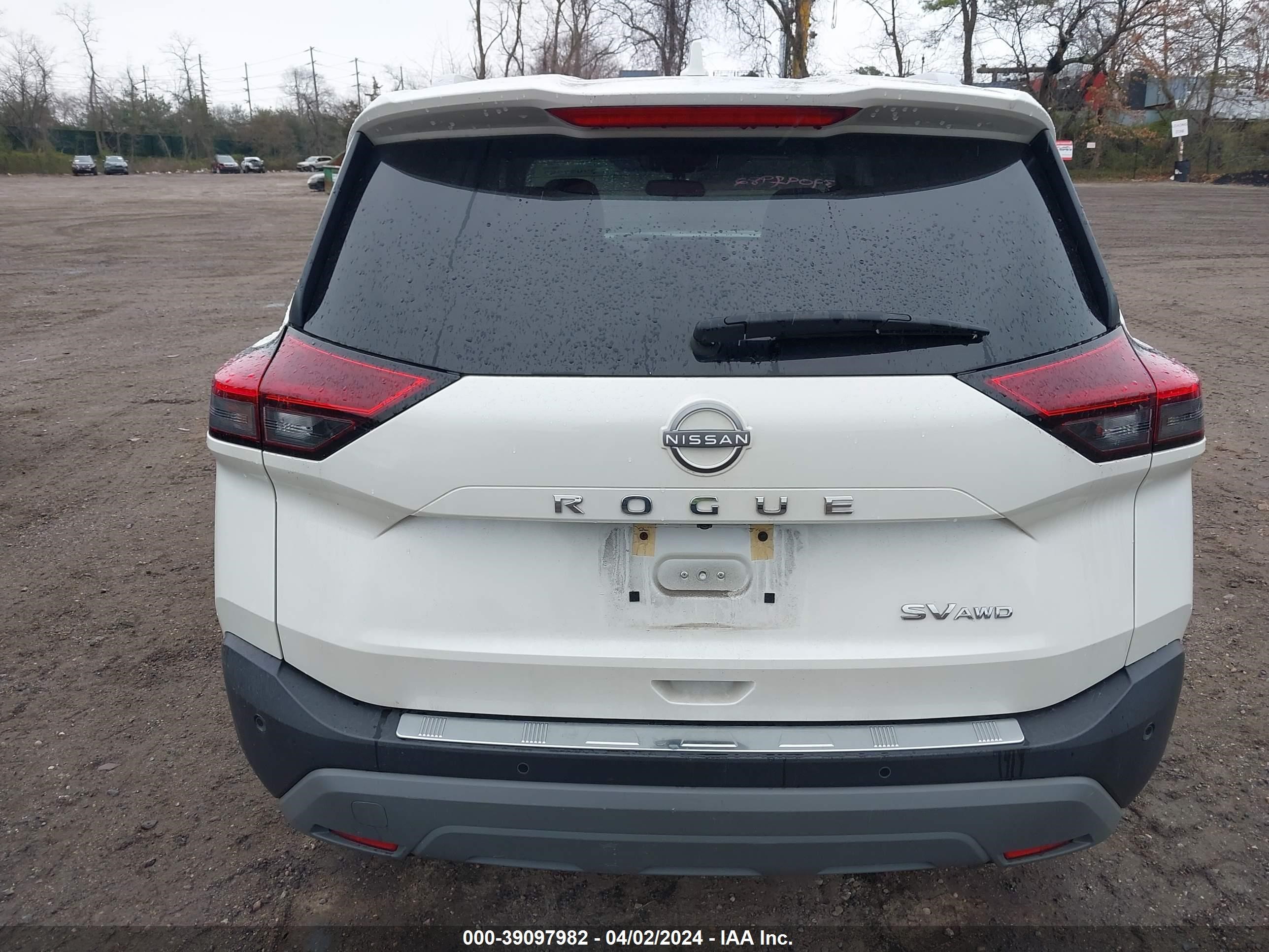 Photo 15 VIN: 5N1BT3BB3NC705621 - NISSAN ROGUE 