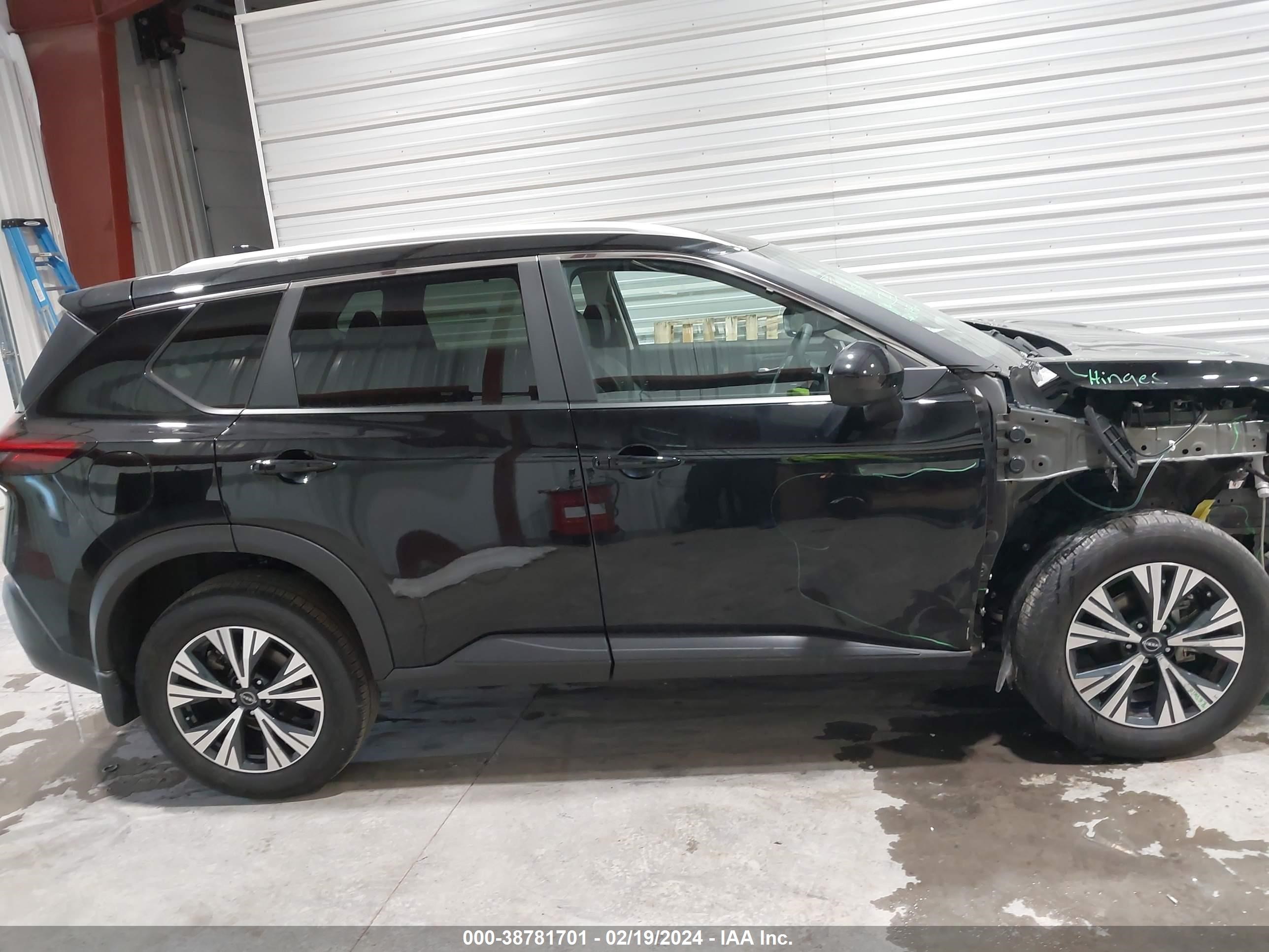 Photo 12 VIN: 5N1BT3BB4PC883797 - NISSAN ROGUE 