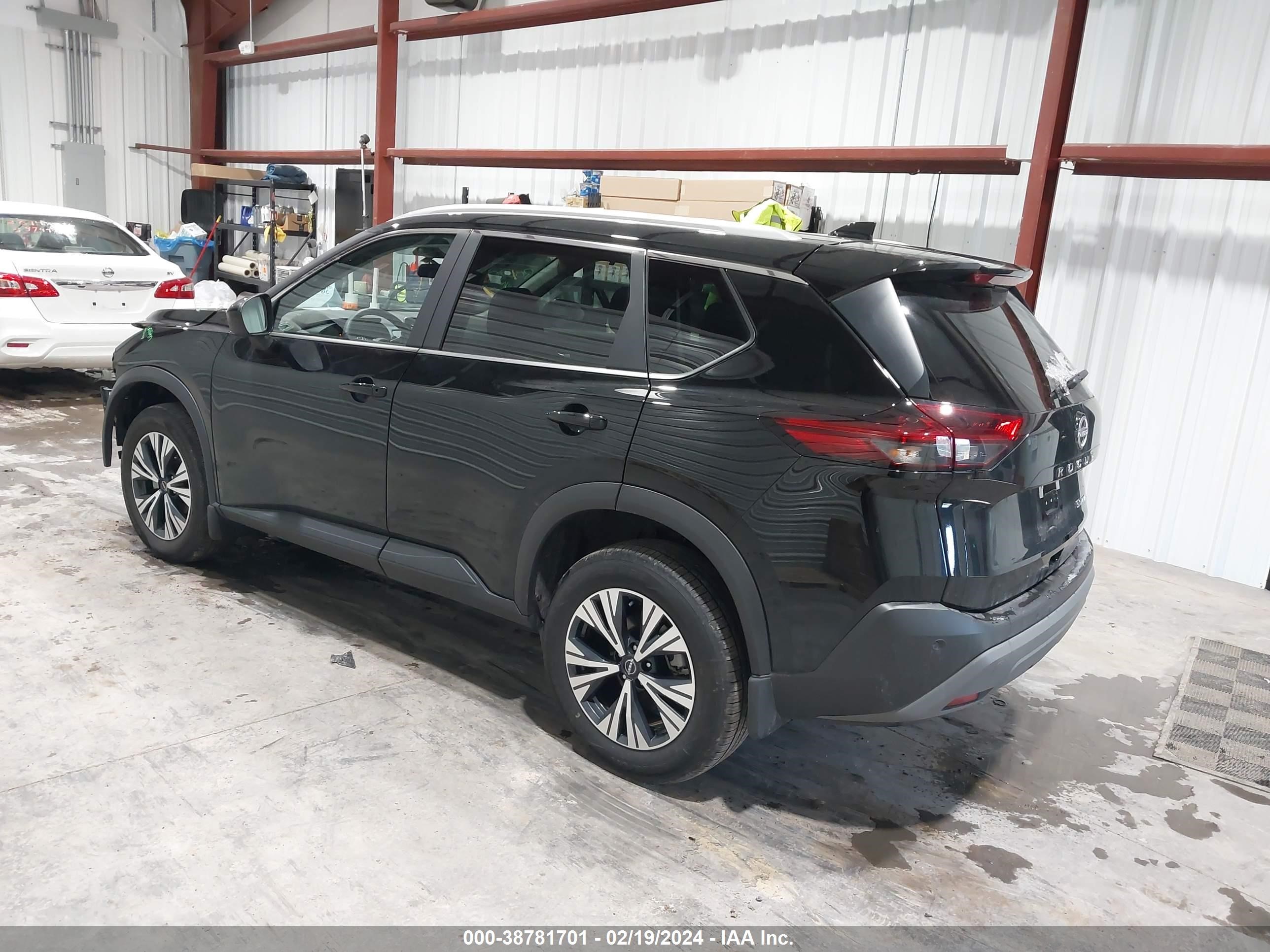 Photo 2 VIN: 5N1BT3BB4PC883797 - NISSAN ROGUE 